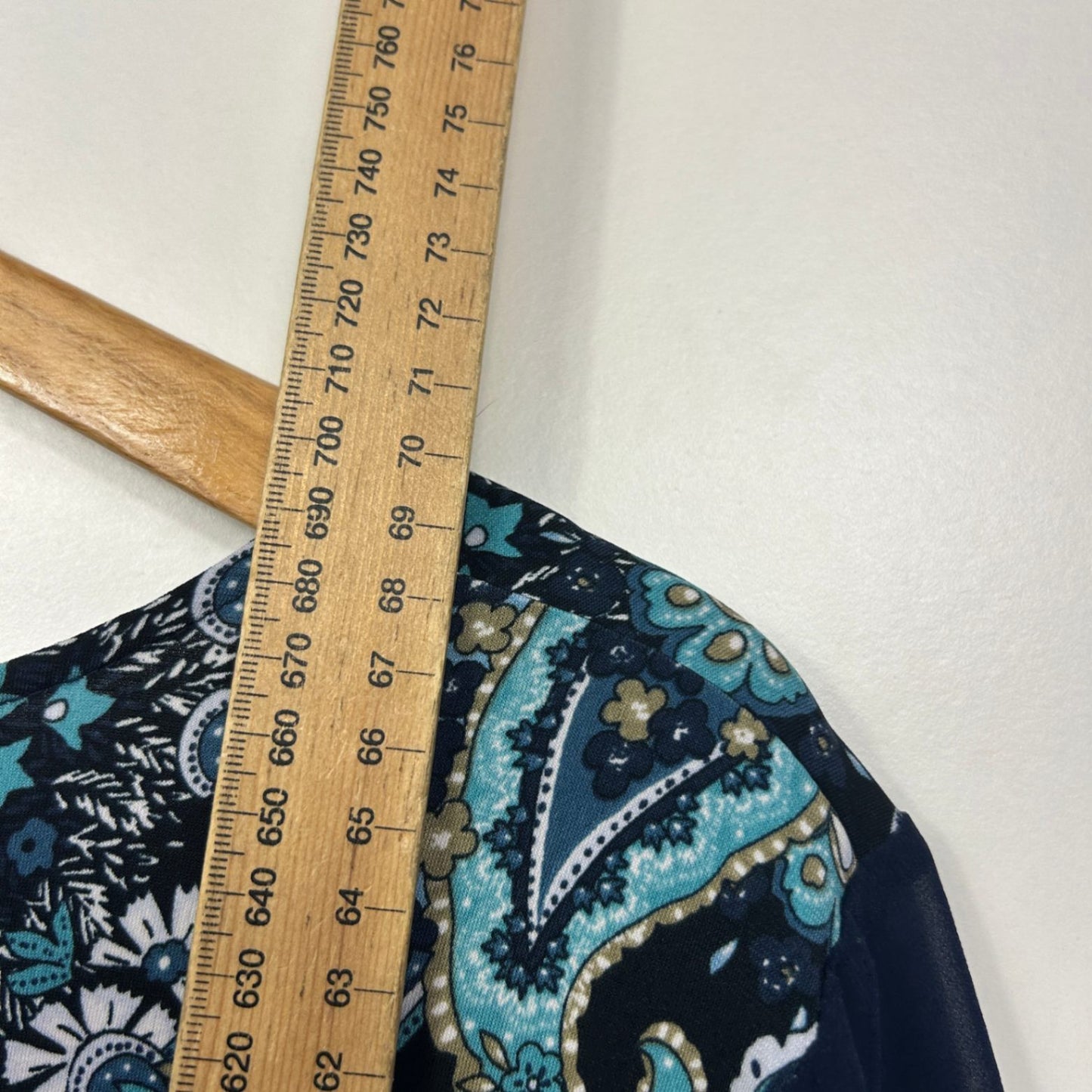 Nina Leonard Blue Paisley Print Short Sleeve Round Neck Top Size 16