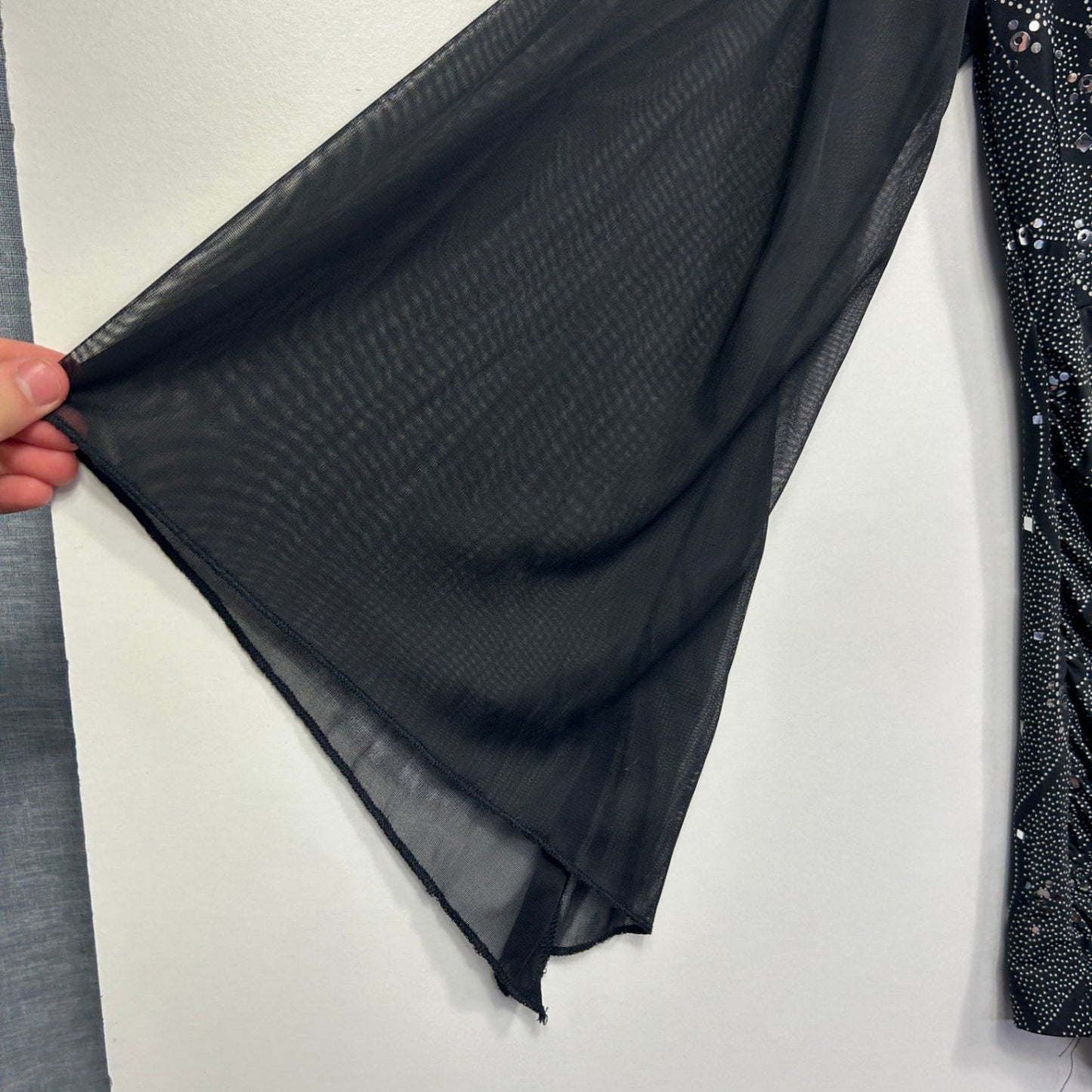 Dori Women's Black Long Sleeve V Neck Embellished Evening Top Blouse Size 16