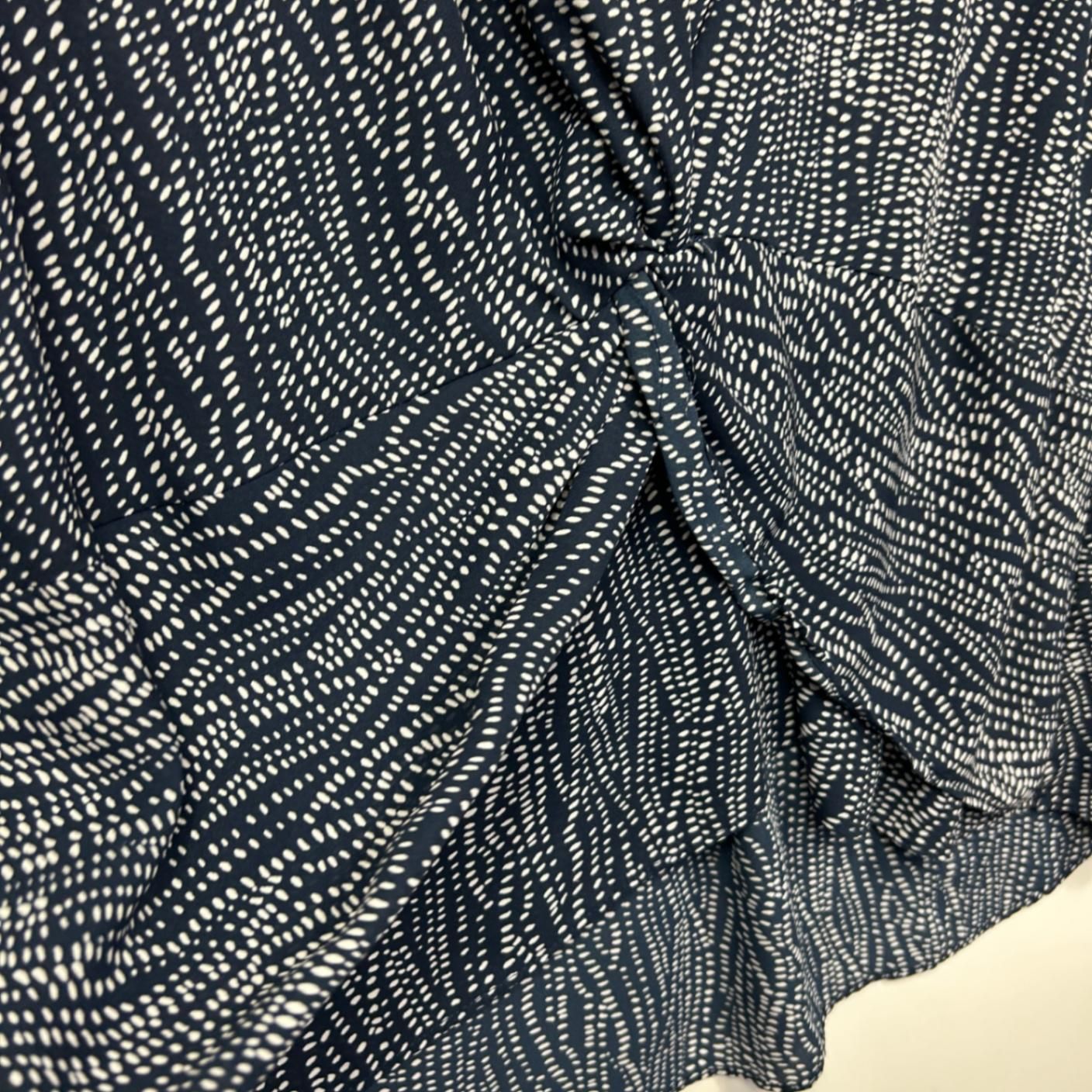 Table Eight Navy White Sleeveless Crew Neck Blouse Top Size 18