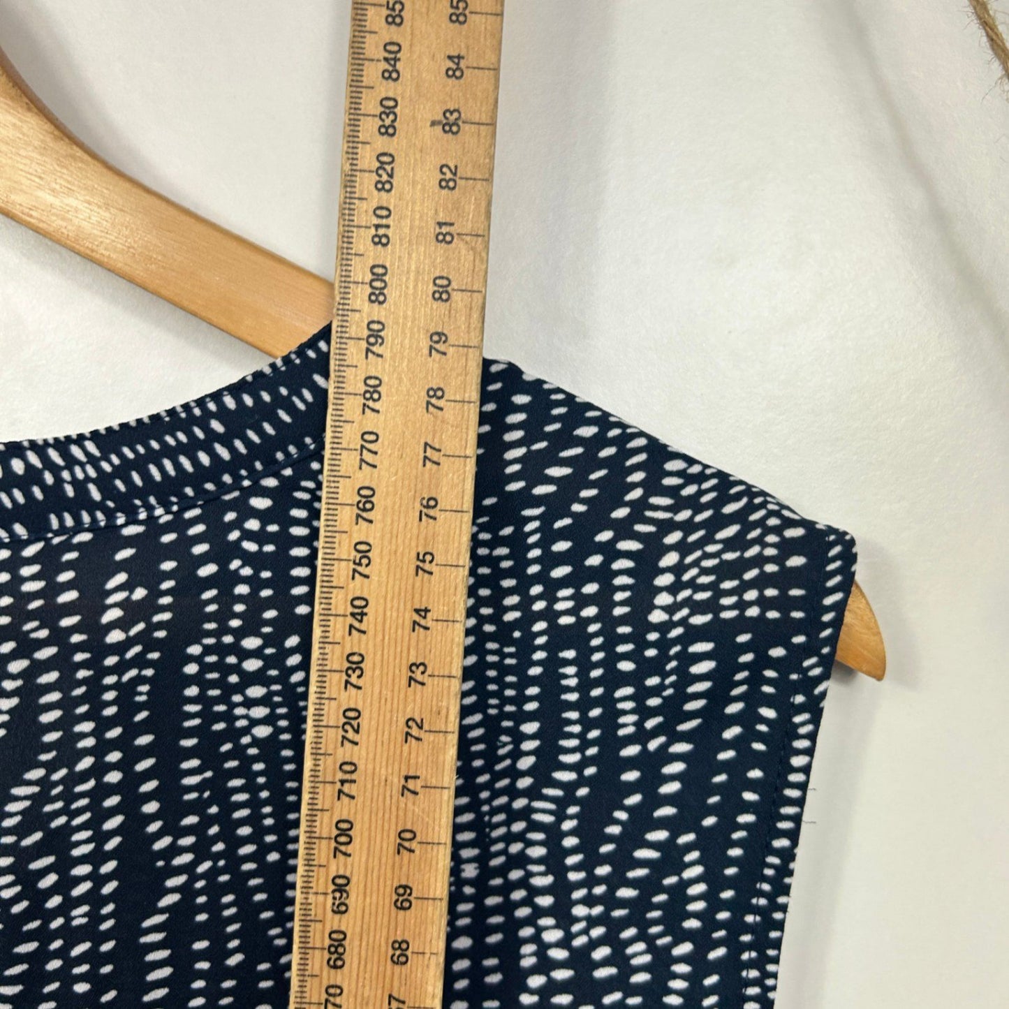 Table Eight Navy White Sleeveless Crew Neck Blouse Top Size 18