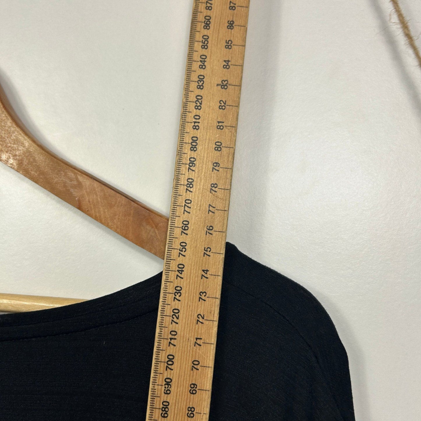 Circuit Curve Black Short Sleeve Activewear Top Size 18