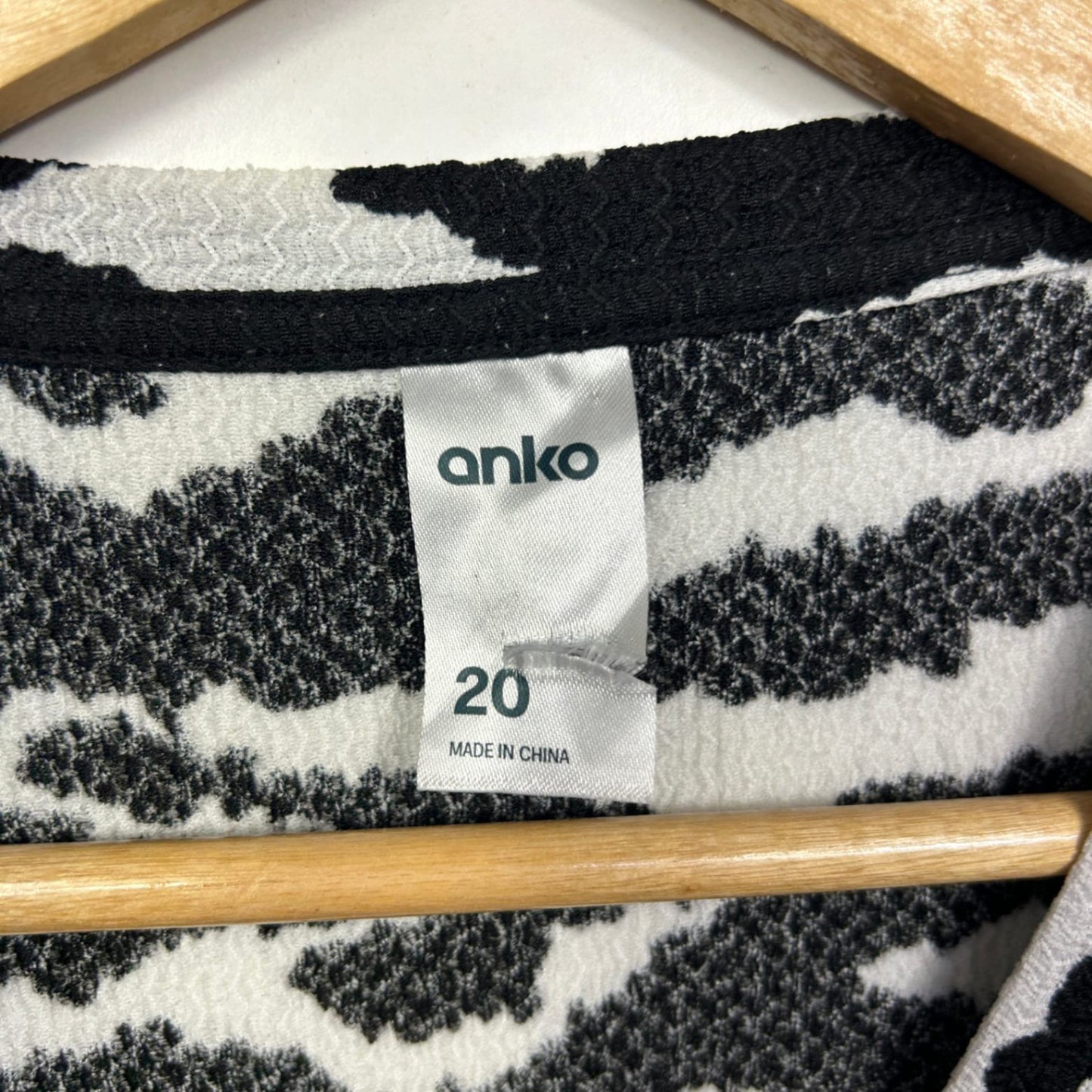 Anko Black White Short Sleeve Round Neck Top Size 20