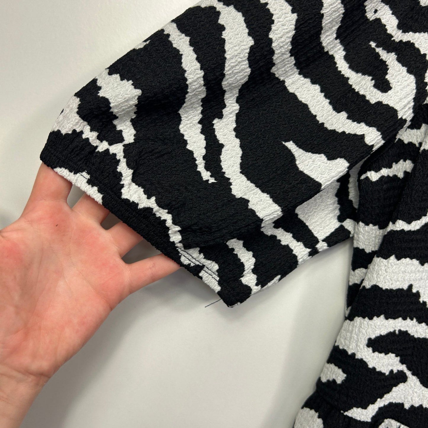 Anko Black White Short Sleeve Round Neck Top Size 20