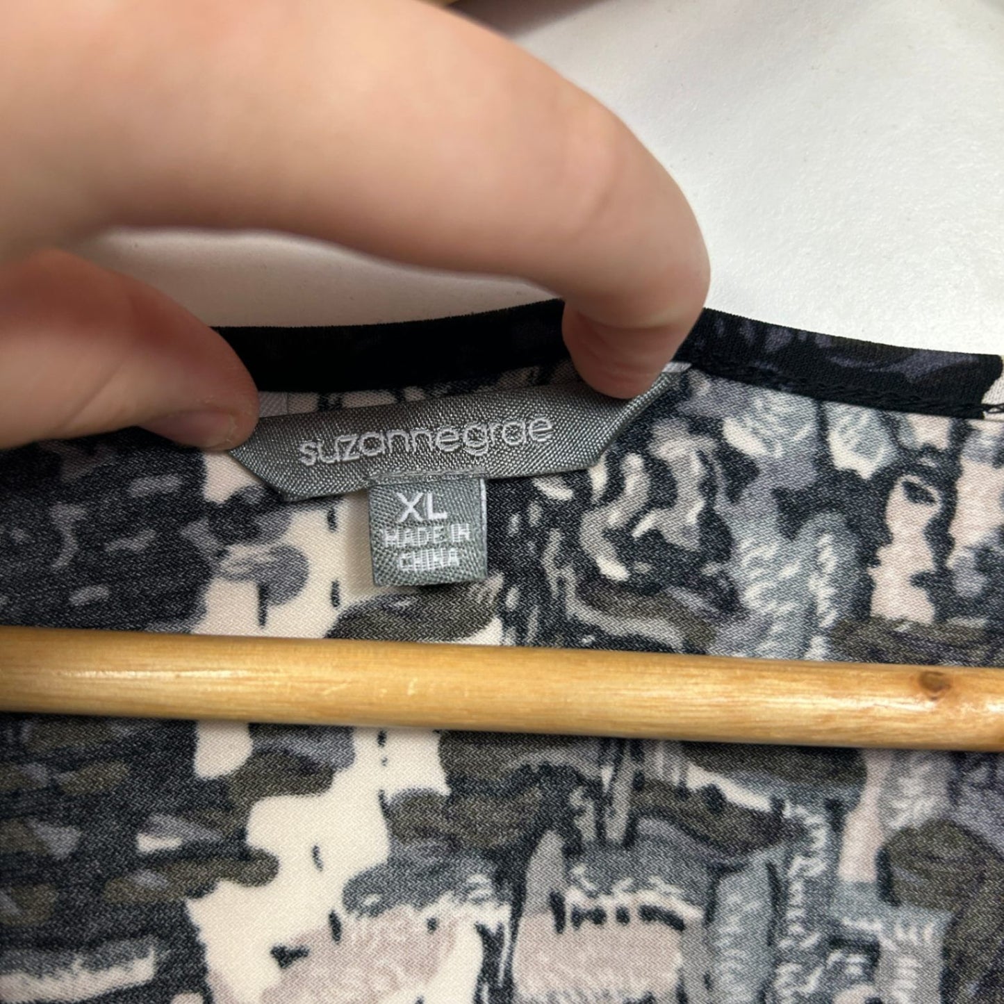 Suzanne Grae Women's Black White Beige Tunic Top Blouse Size XL 14 16