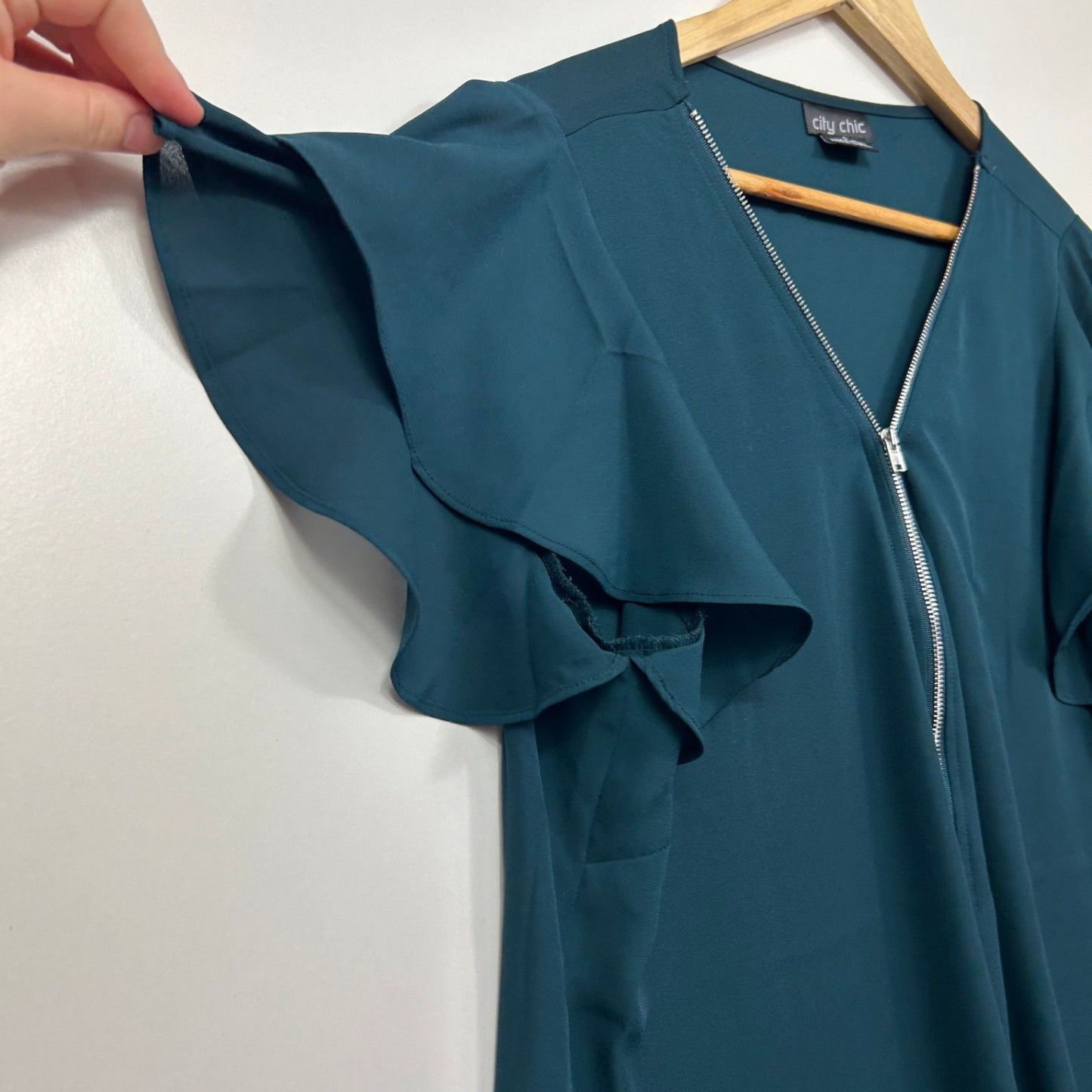 City Chic Teal Blue Short Sleeve Flutter Sleeve Top Size 16 Plus Small