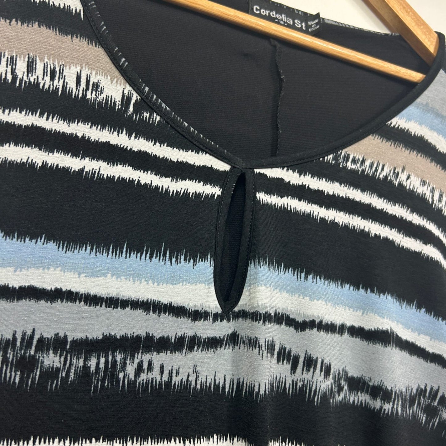 Cordelia St Women's Blue Black Beige Top Blouse Size 18