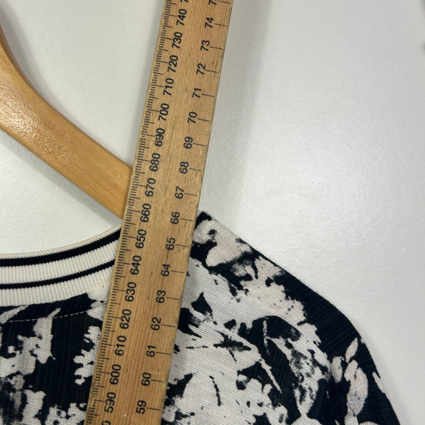 Et Alia Black White Short Sleeve Boxy Blouse Size 20 XXXL New Zealand Designer