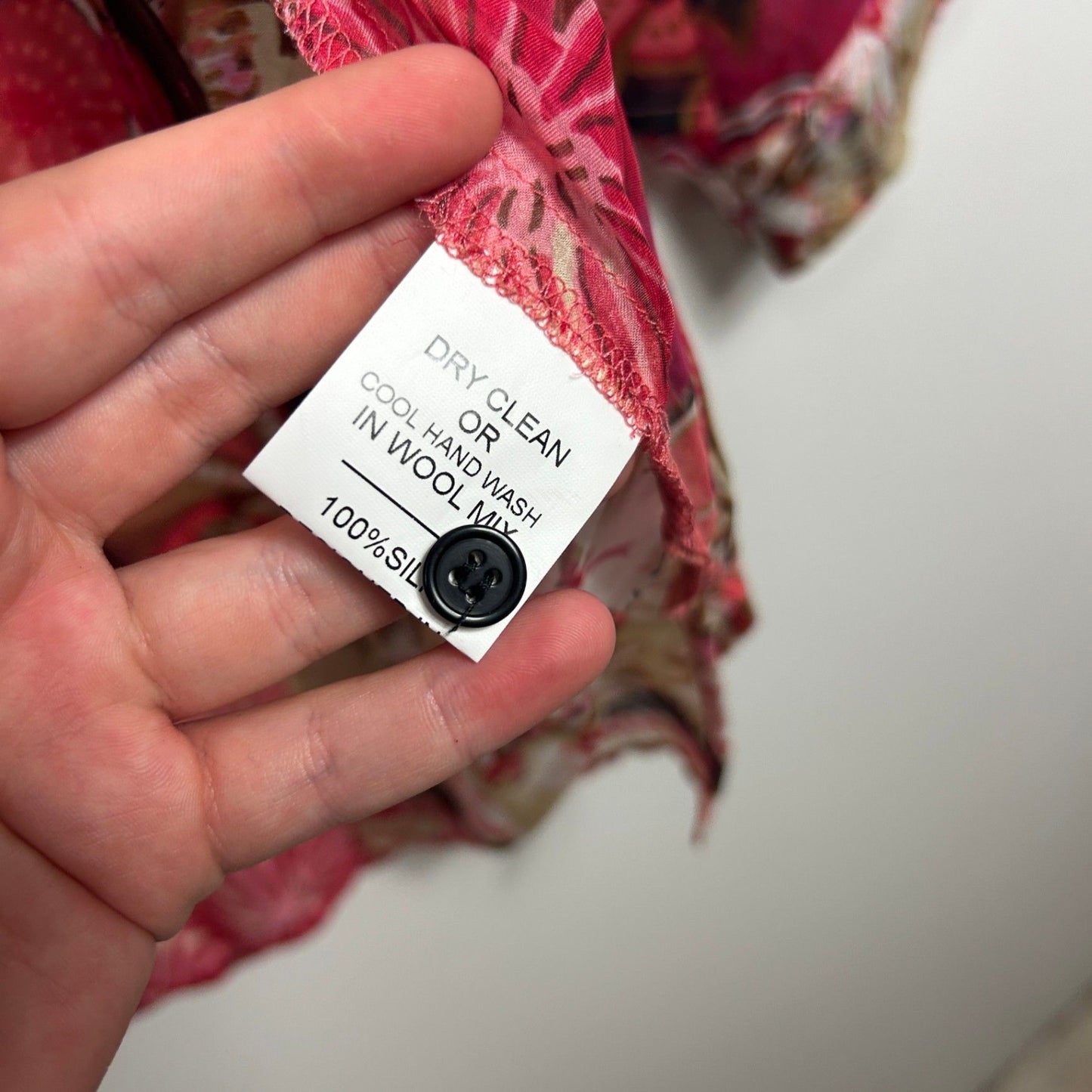 Queen of Everything Silk Pink Floral Long Sleeve Top Size 14 - 16 (3)