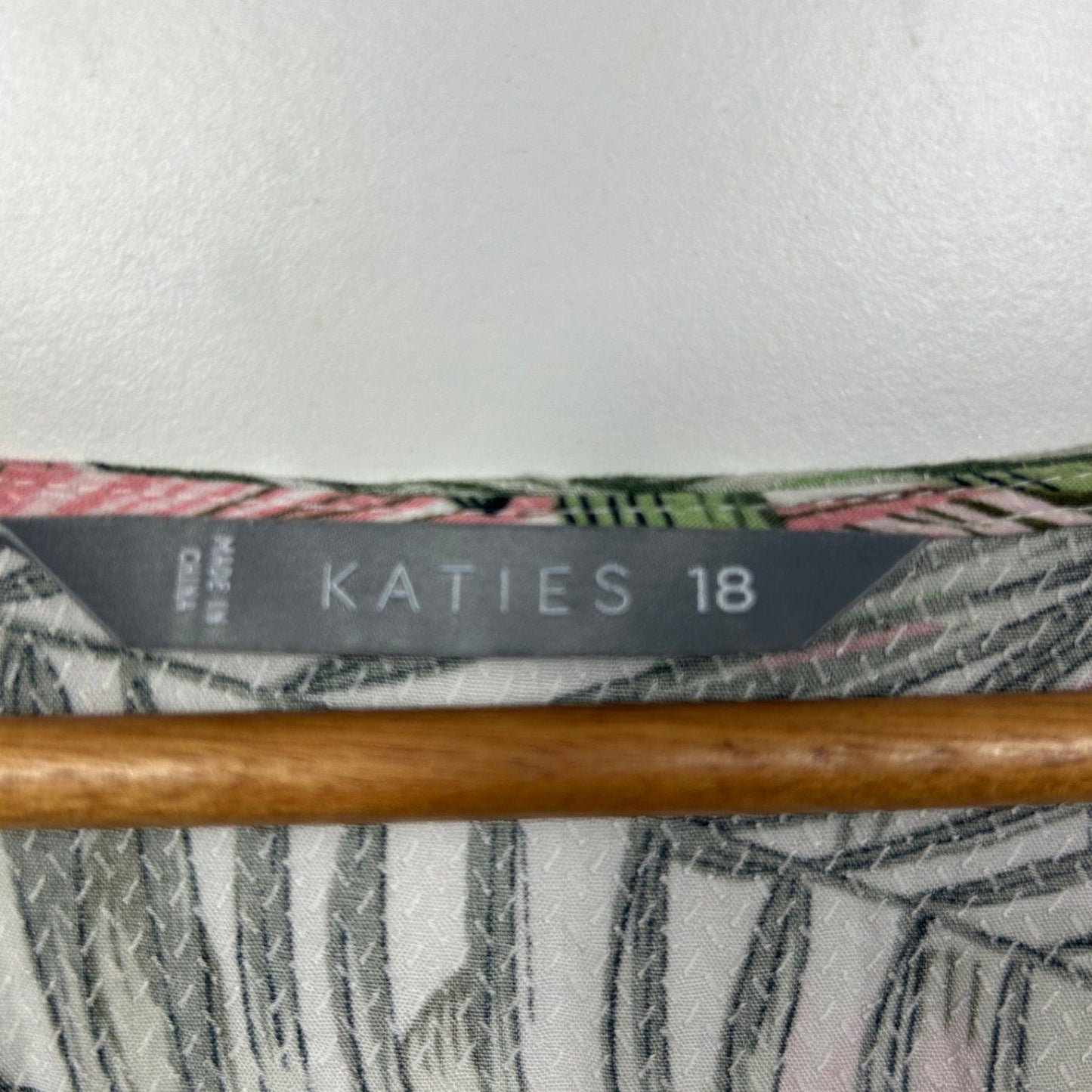 Katies Green Pink White Short Sleeve Viscose Tropical Floral Dress Size 18