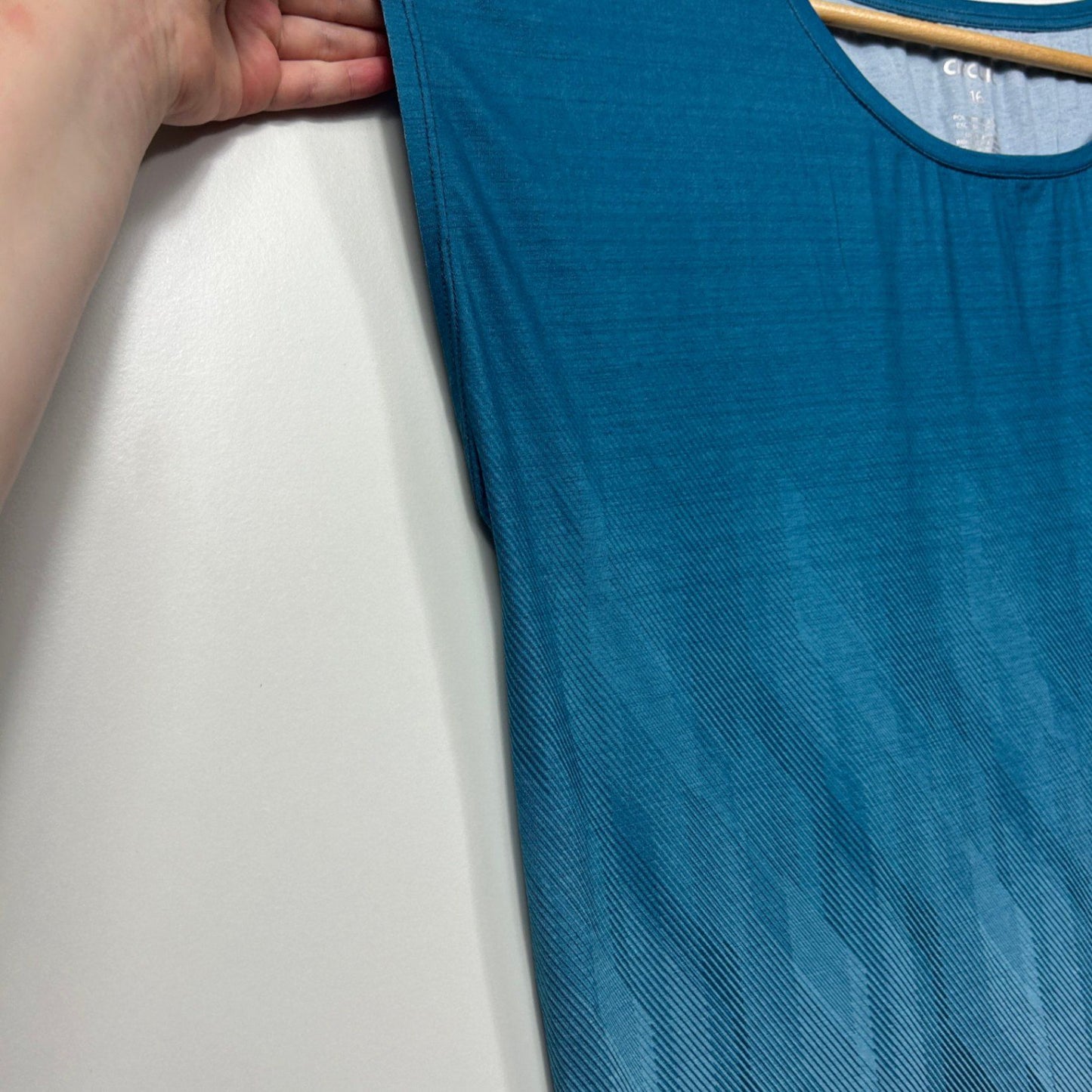 Circuit Blue Short Sleeve Activewear Top Size 16