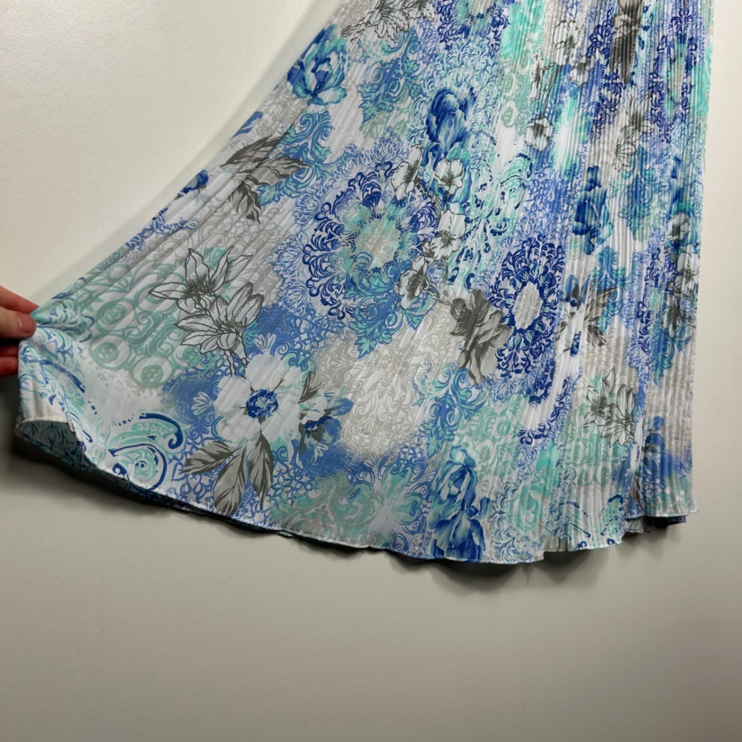 Millers Women's Blue Pleated Midi Length Skirt Size XL 16