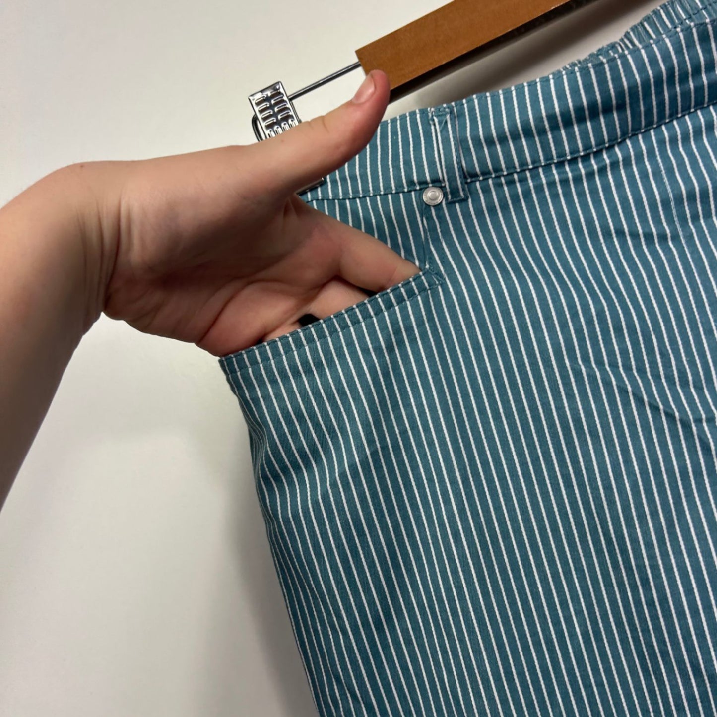 Black Pepper Pull On Trousers Pants Size 16 Green White Stripe Cropped Pockets