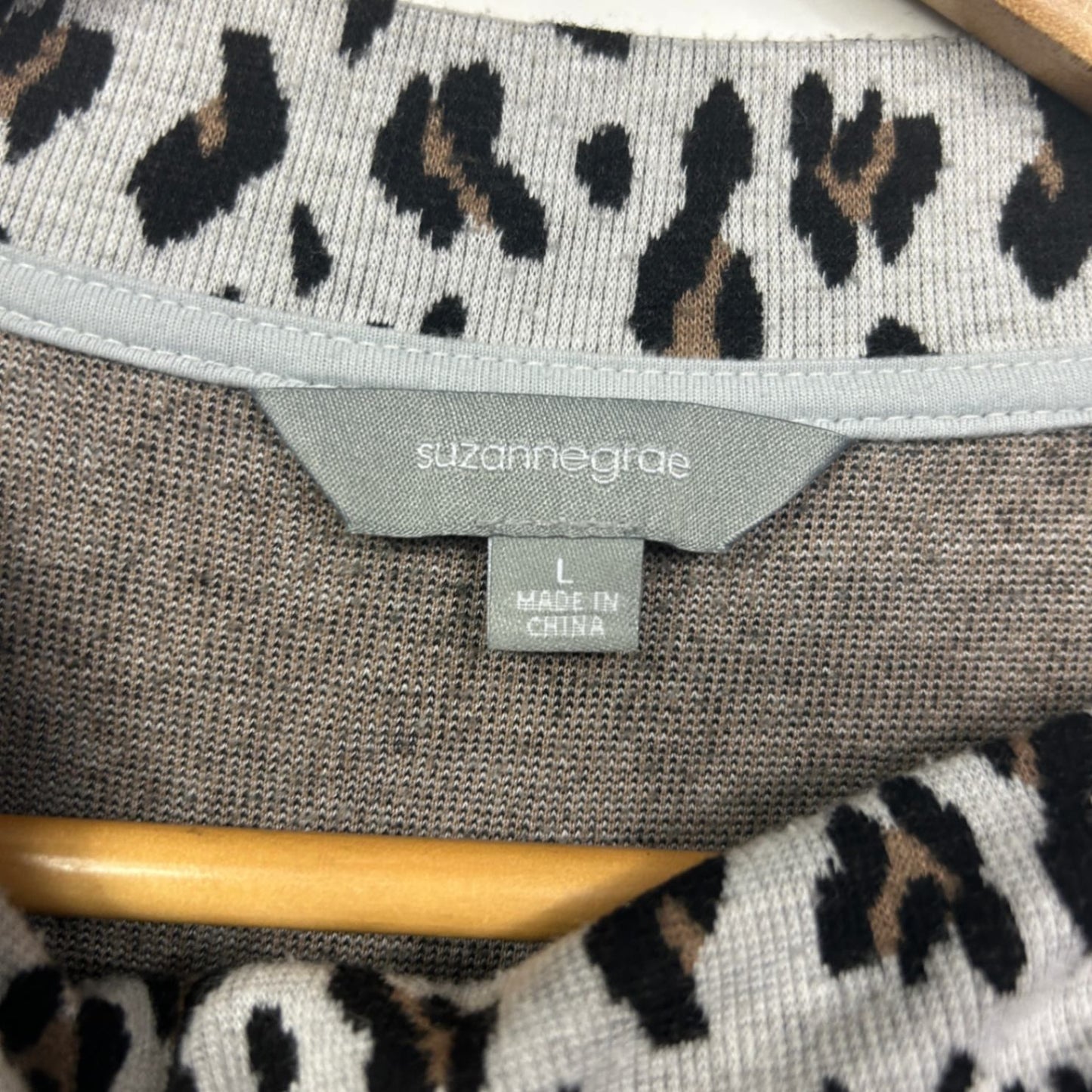 Suzanne Grae Grey Animal Print Cowl Neck Casual Knit Top Size 14 Large Thick