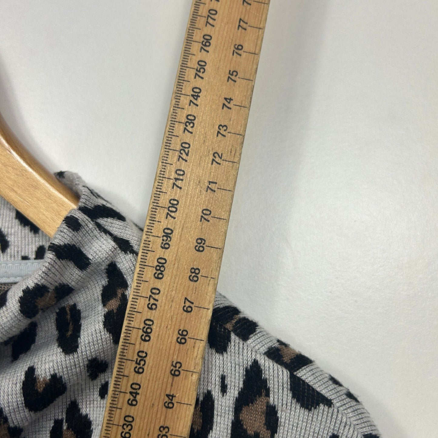 Suzanne Grae Grey Animal Print Cowl Neck Casual Knit Top Size 14 Large Thick