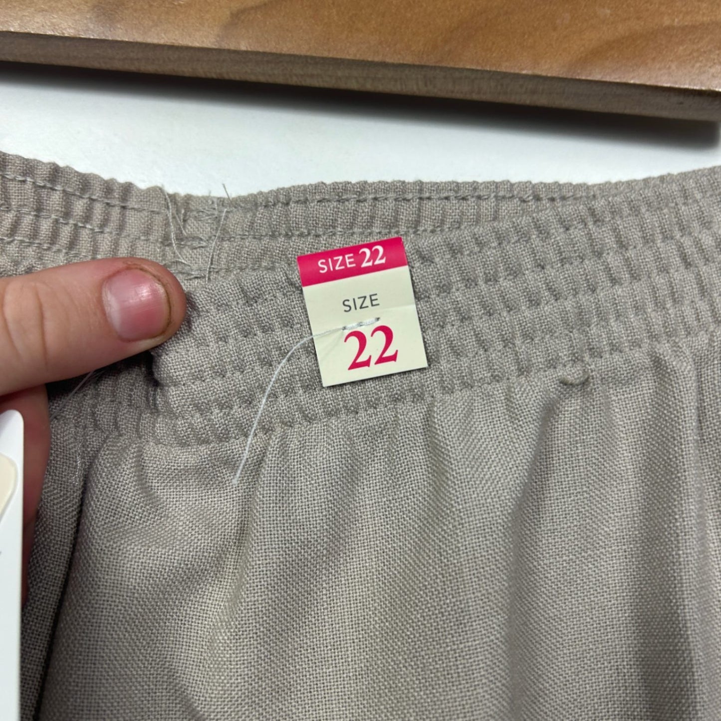 New Millers Women's Neutral Beige  Casual Shorts with Pockets Size 22