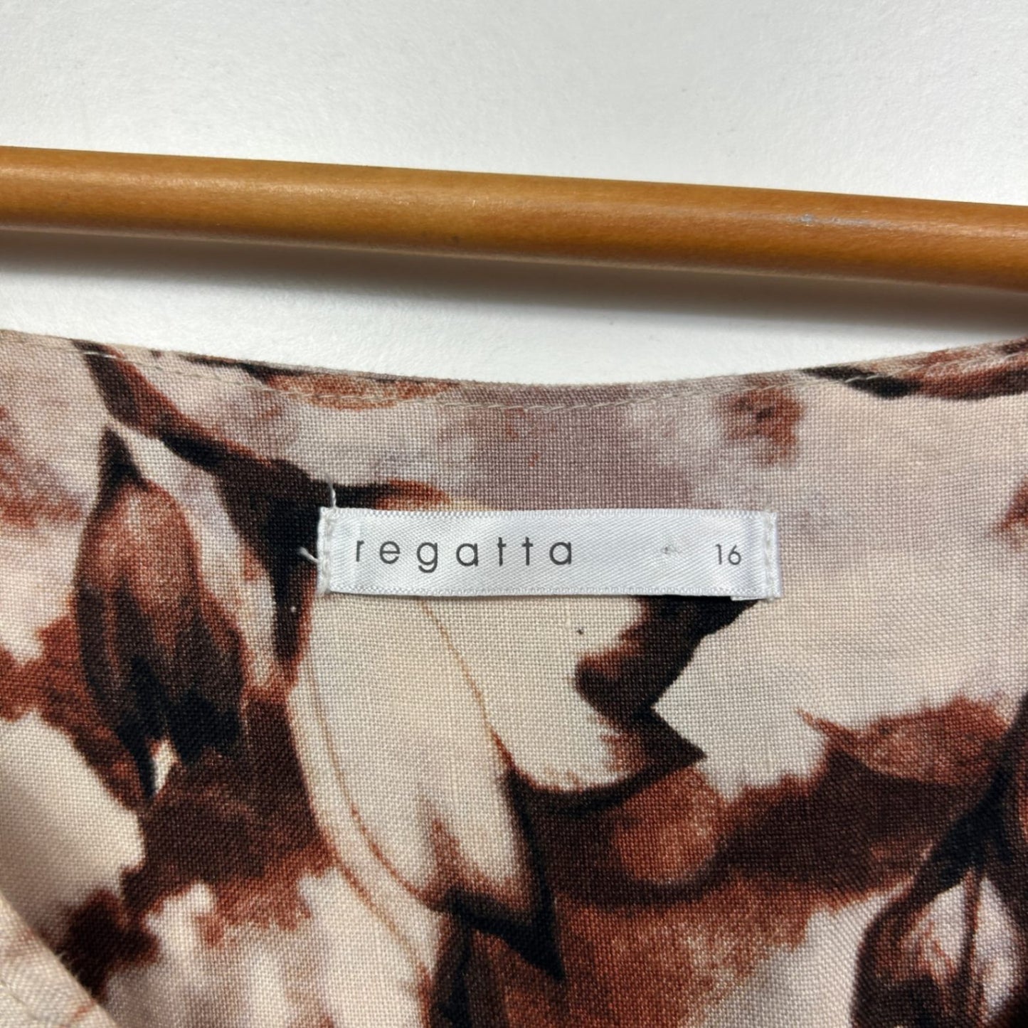 Regatta Linen Blend Brown Beige  Long Sleeve Floral Blouse Size 16