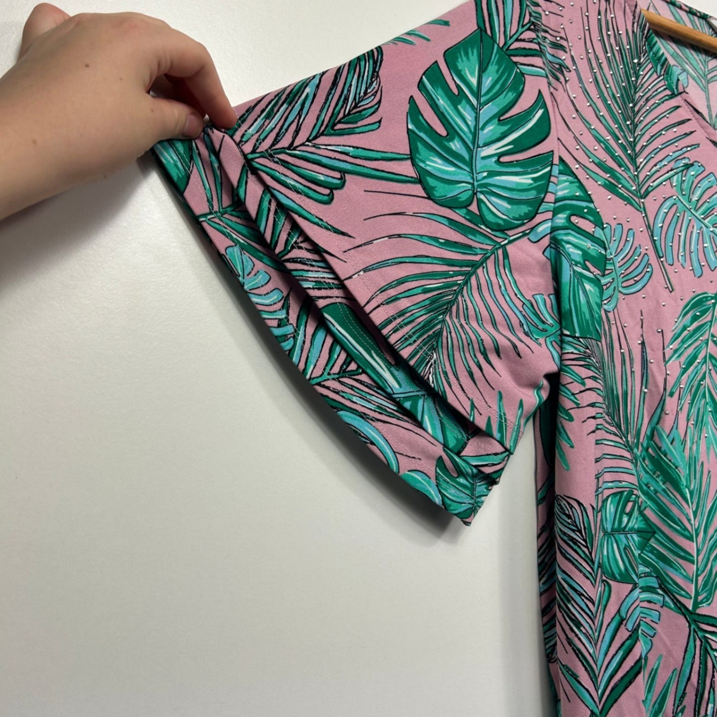 Rockmans  Pink Green Short Sleeve Floral V Neck Casual Top Size 14 16 XL