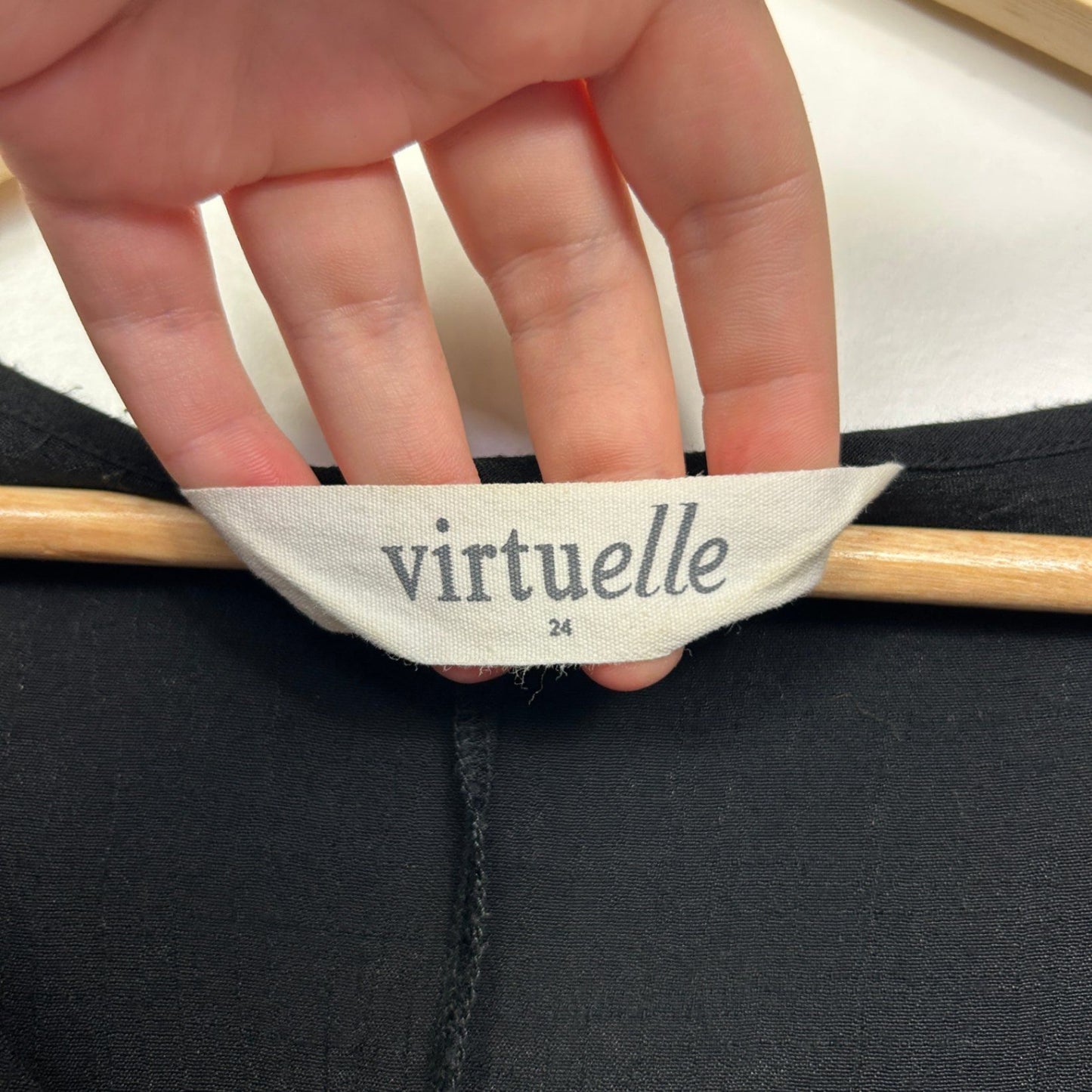 Virtuelle Black Short Sleeve Round Neck Asymmetric Tunic Top  Size 24