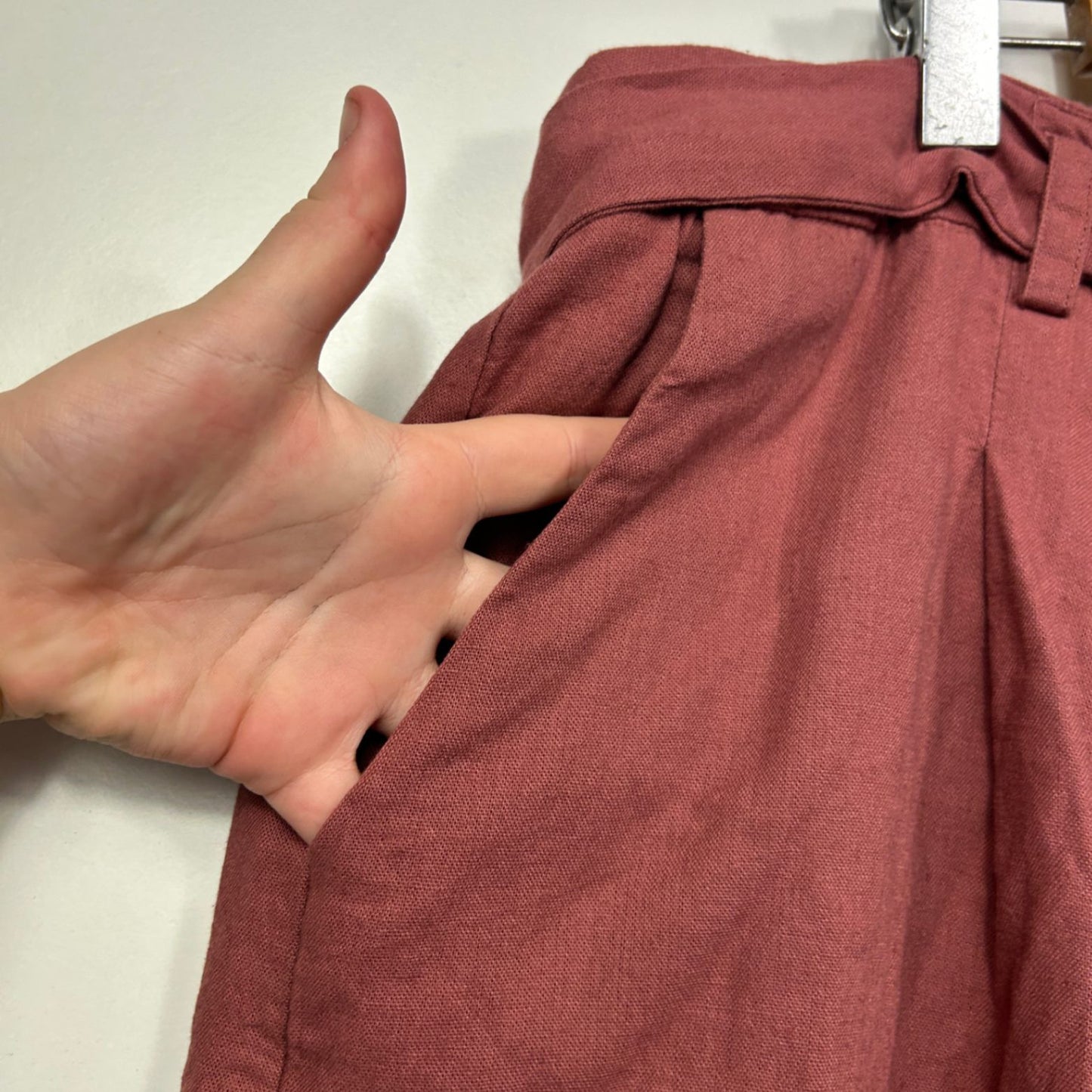 Sara Belted Linen Blend Shorts Size 22