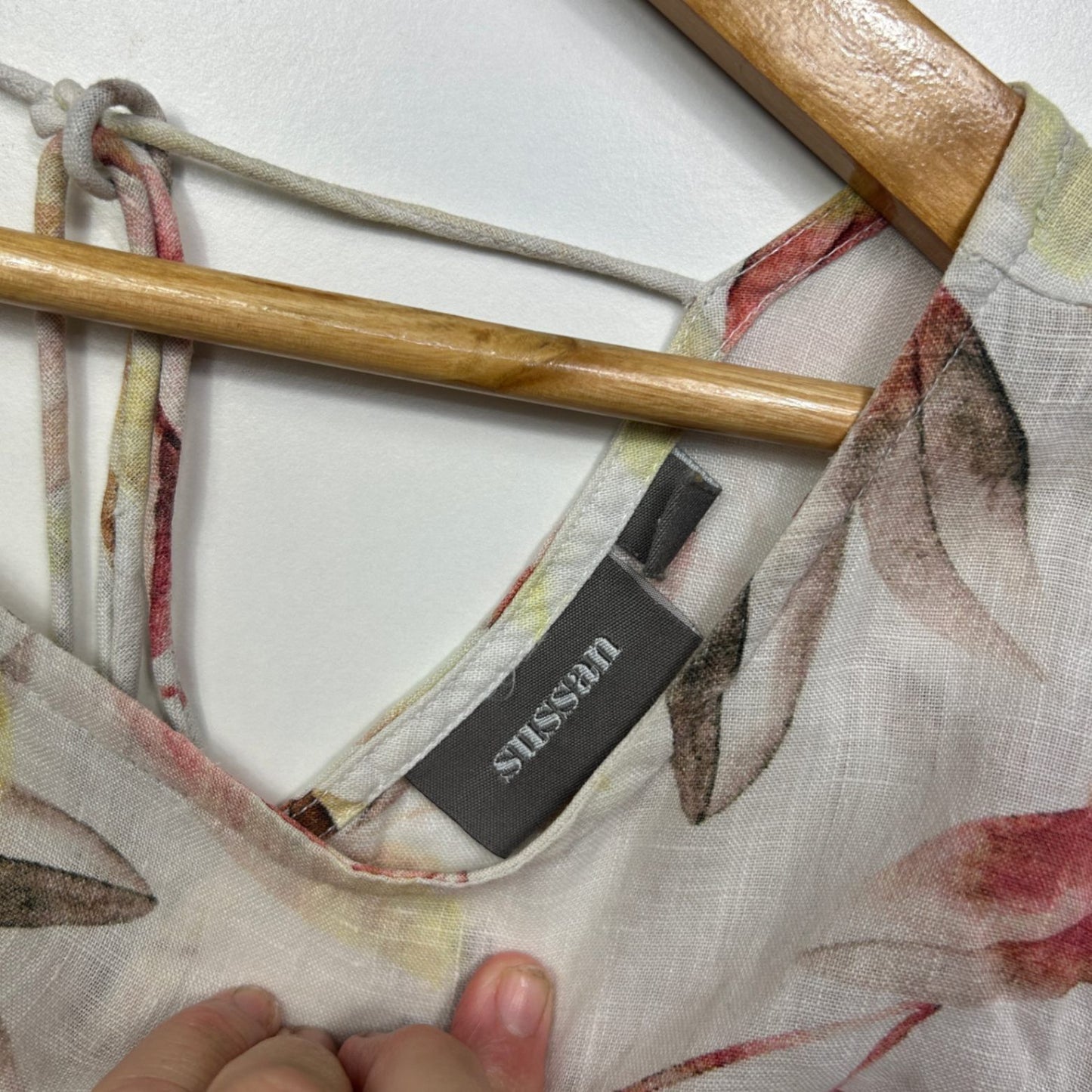 Sussan Linen Floral Short Sleeve Top Size 18 (Fault)