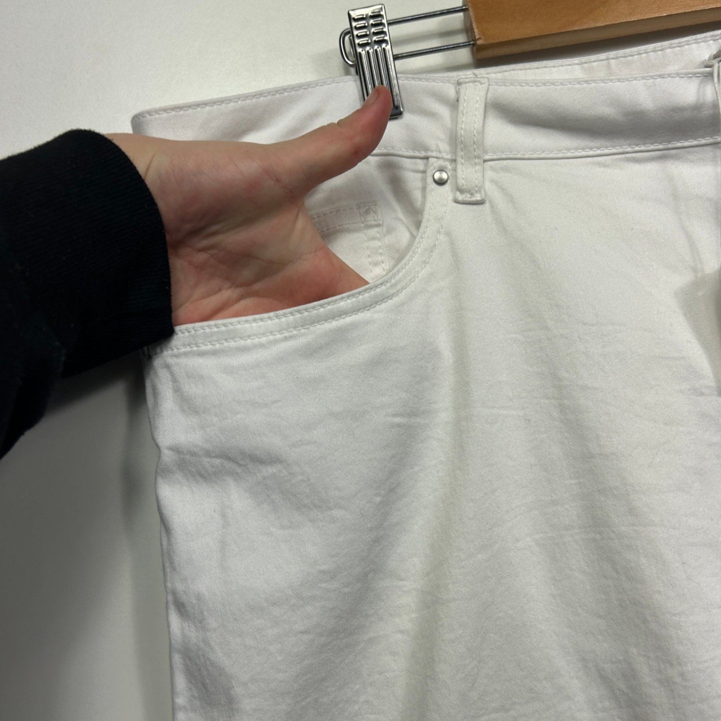 New Suzanne Grae Denim White Cropped Jeans Pants Size 22