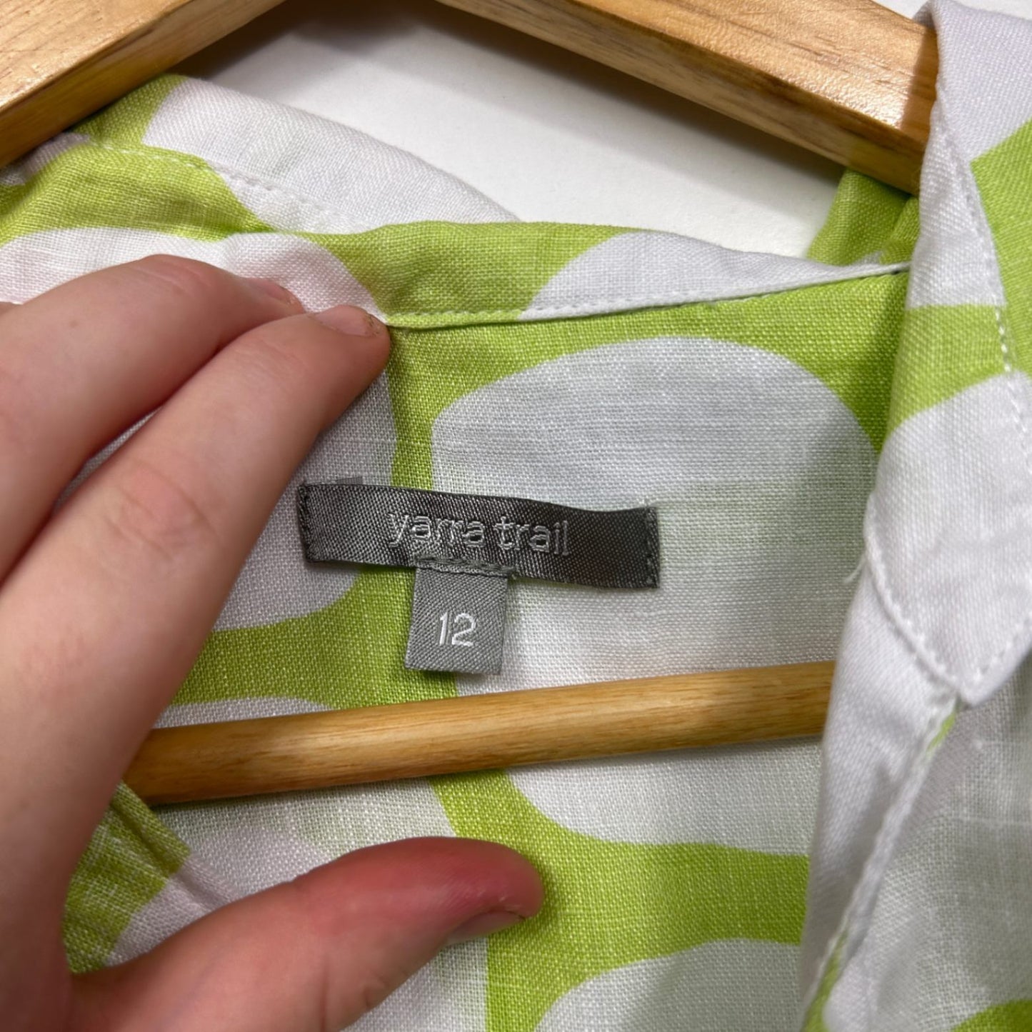 Yarra Trail Green White Button-Up Shirt Blouse Top Size 12