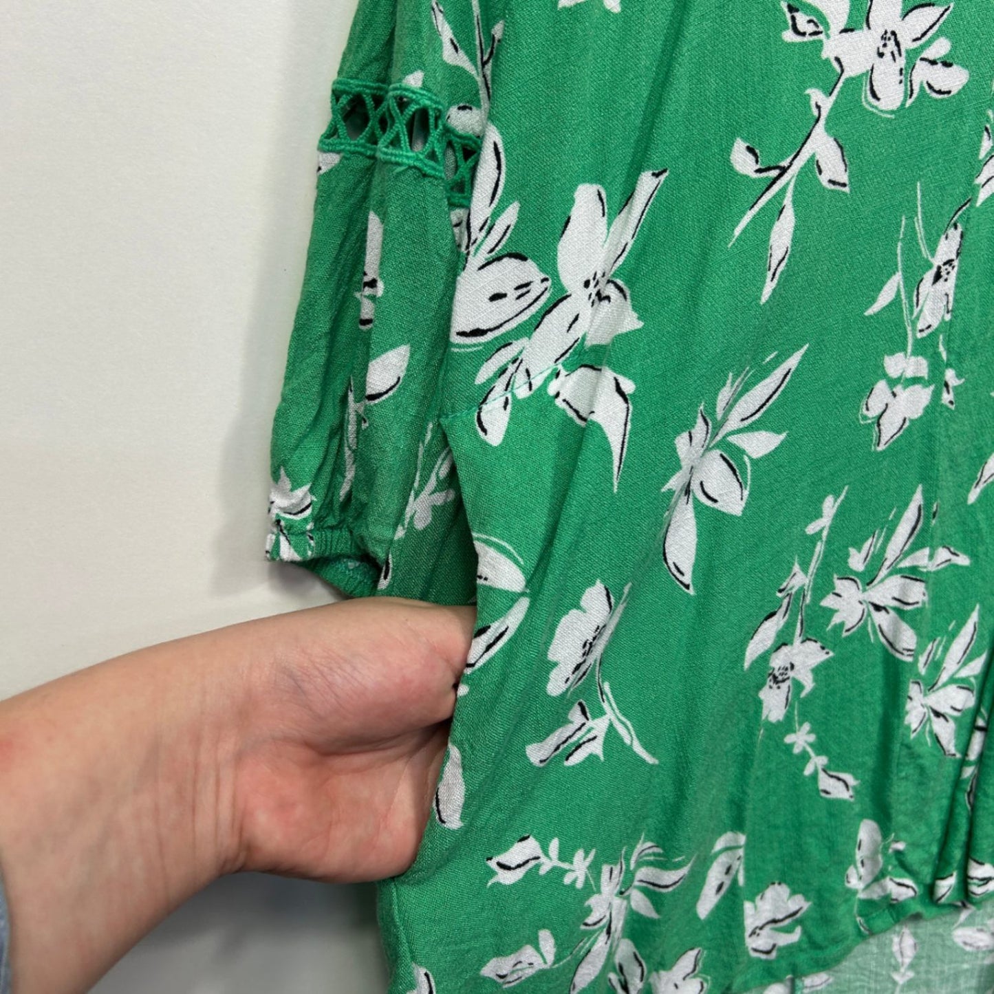 Taking Shape Green Viscose 3/4 Sleeve Floral Boho Top Blouse Size 12