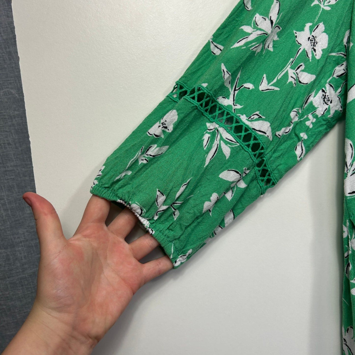 Taking Shape Green Viscose 3/4 Sleeve Floral Boho Top Blouse Size 12