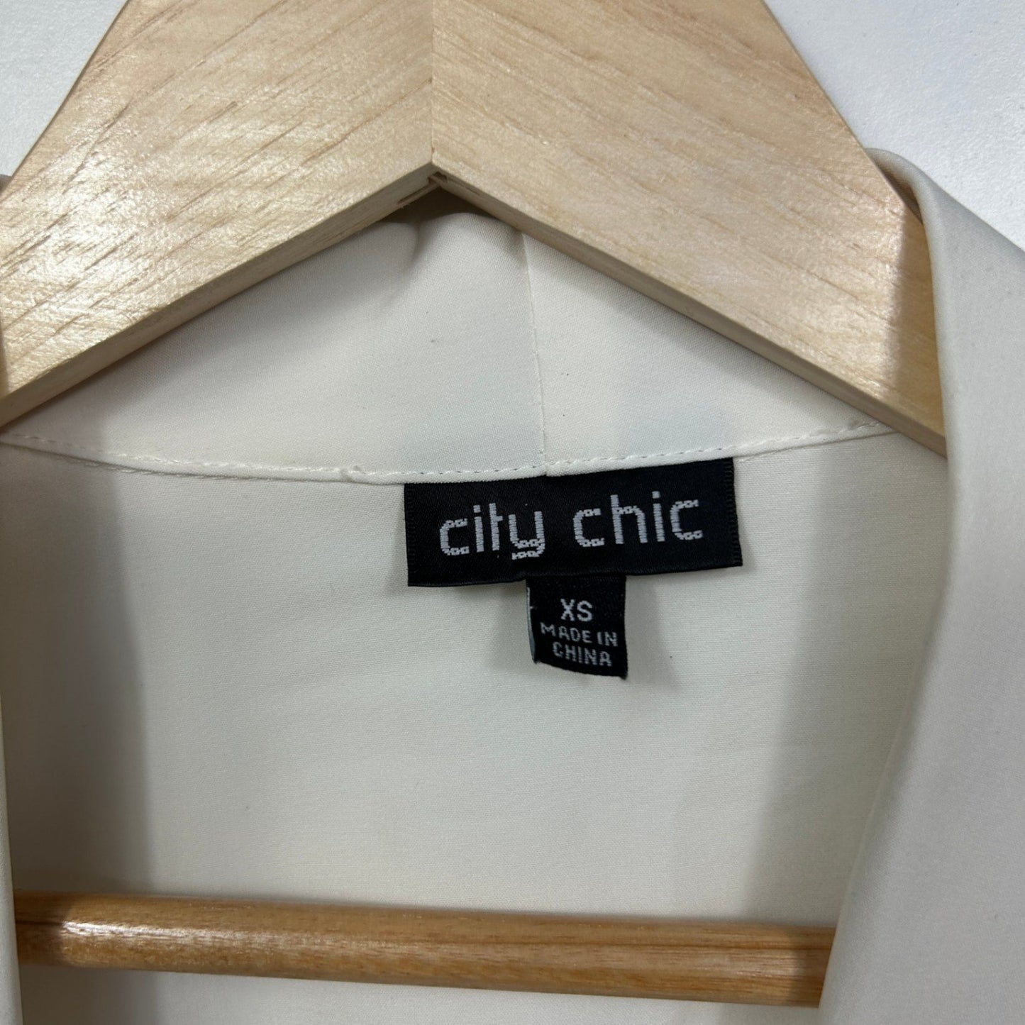 City Chic Womens White Long Sleeve Open Front Jacket Top Size 14 Plus XS