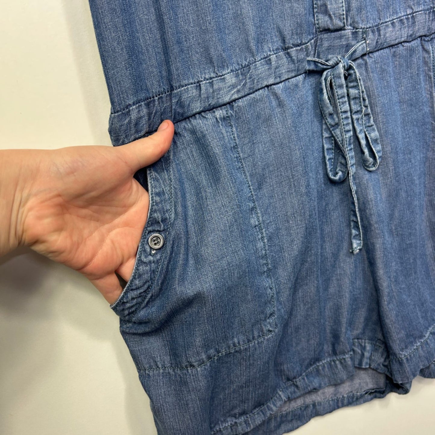 Velvet Heart Blue Denim Chambray Sleeveless Utility Jumpsuit Romper Size M