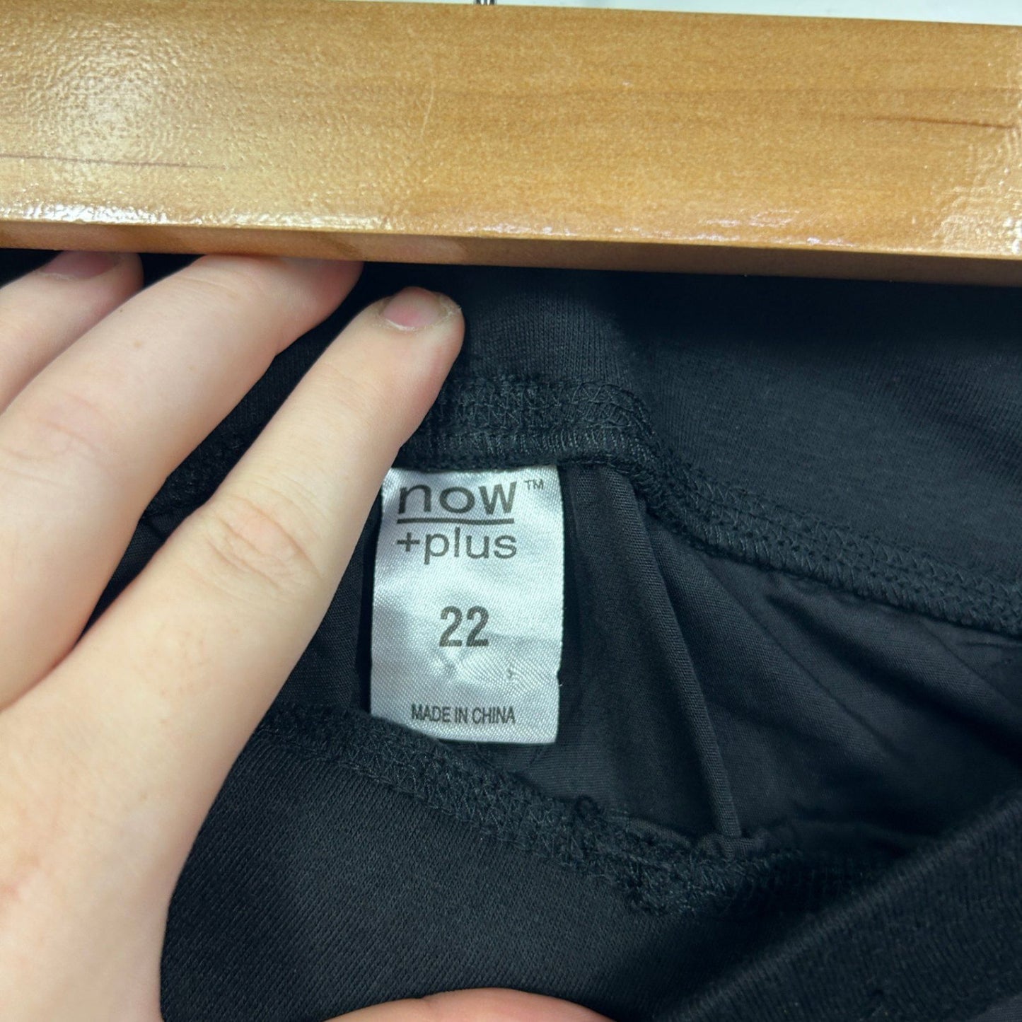 Now Plus Black Pockets Cropped Pants Size 22