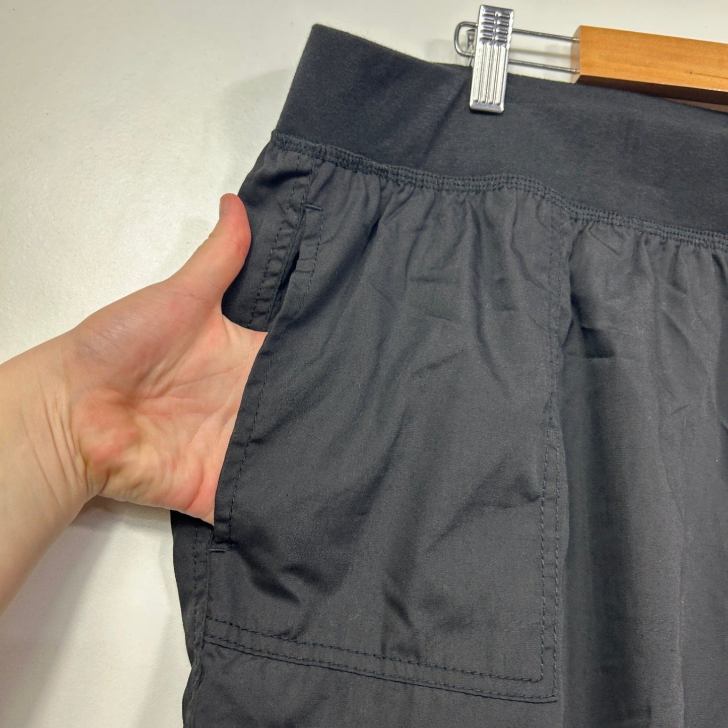 Now Plus Black Pockets Cropped Pants Size 22