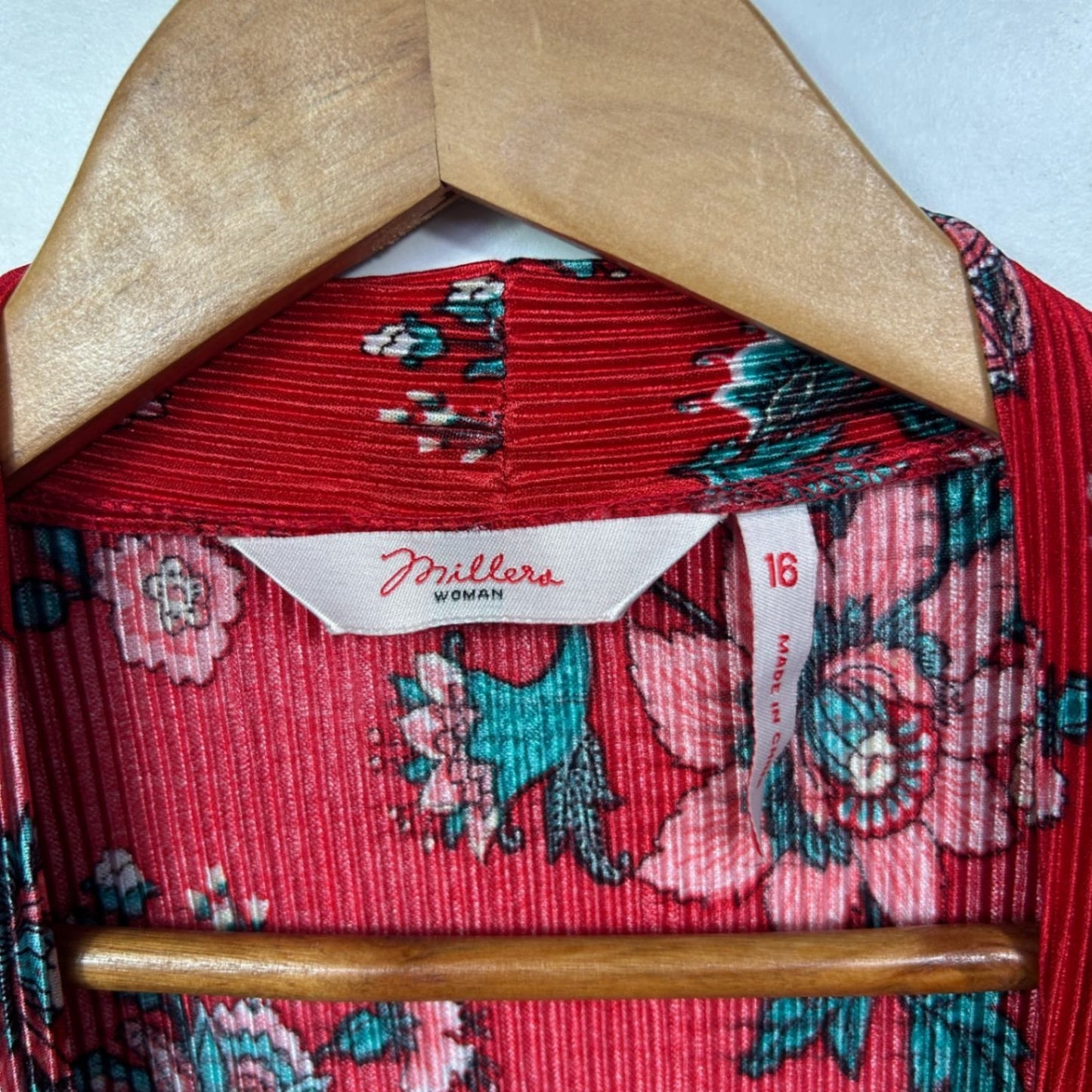 Millers Womens Red Short Sleeve Floral Pleated Top Size 16