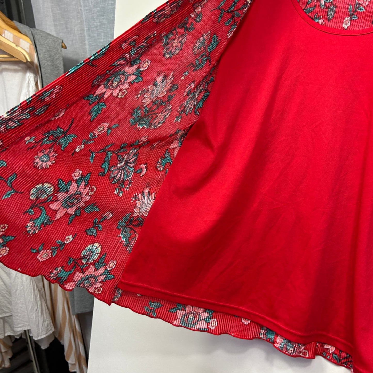 Millers Womens Red Short Sleeve Floral Pleated Top Size 16