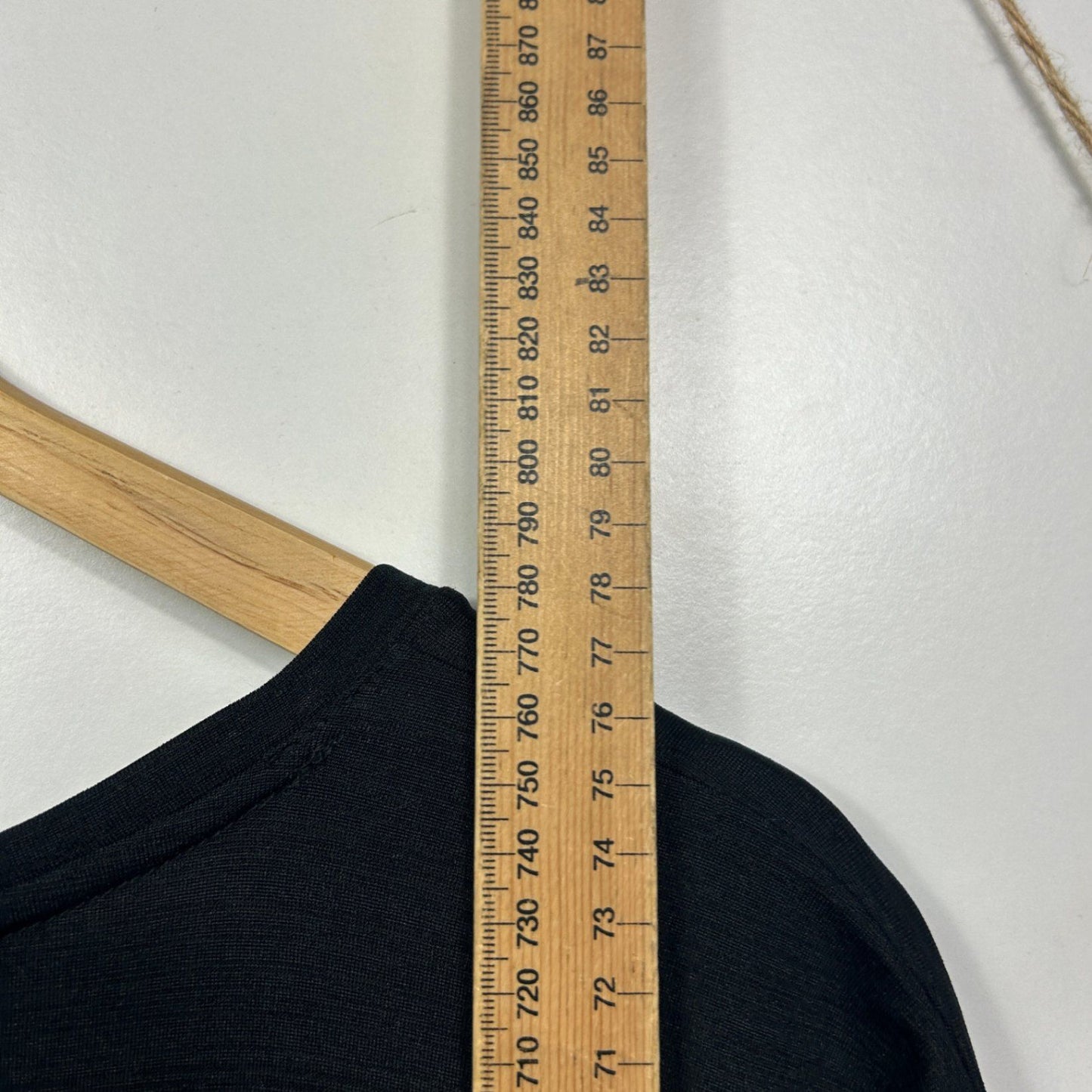 Circuit Curve Black Short Sleeve Activewear Top Size 16