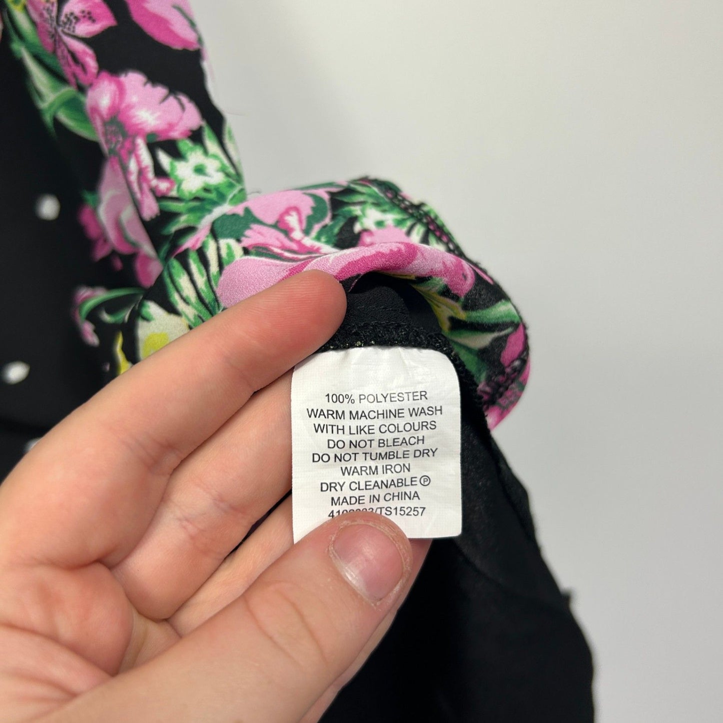 Tokito Black Floral Sleeveless V-Neck Top Blouse Size 14