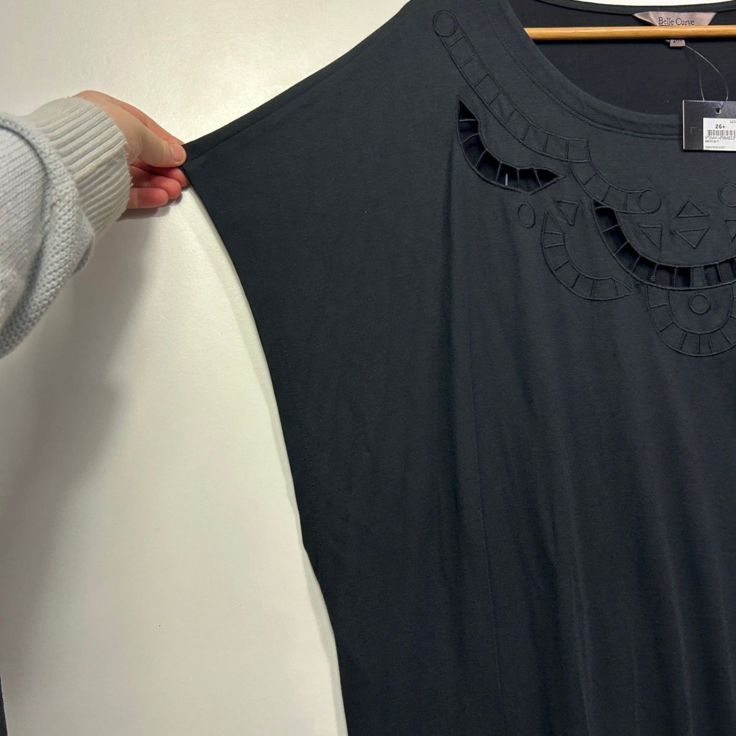 Belle Curve Black Short Sleeve Scoop Neck Casual Top Size 26