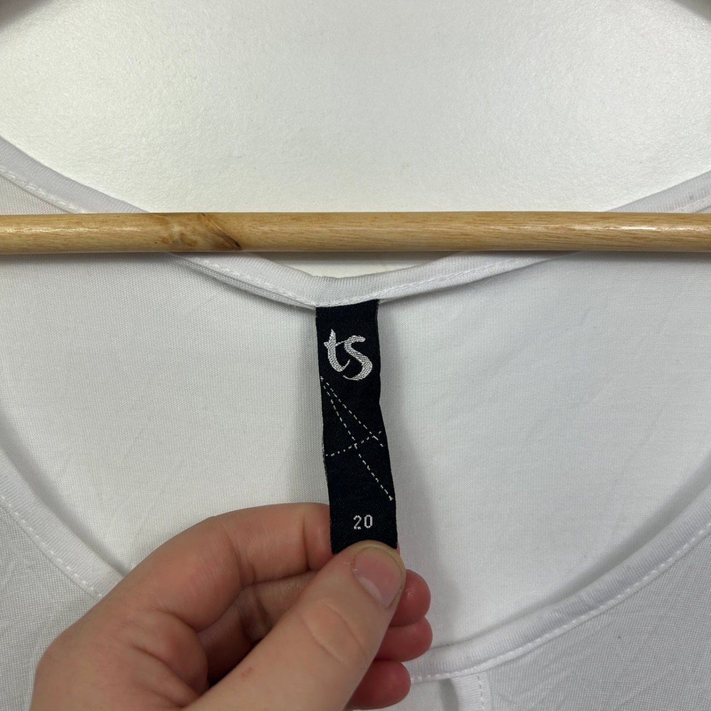 Taking Shape White Crinkle Short Sleeve Tunic Top Size 20