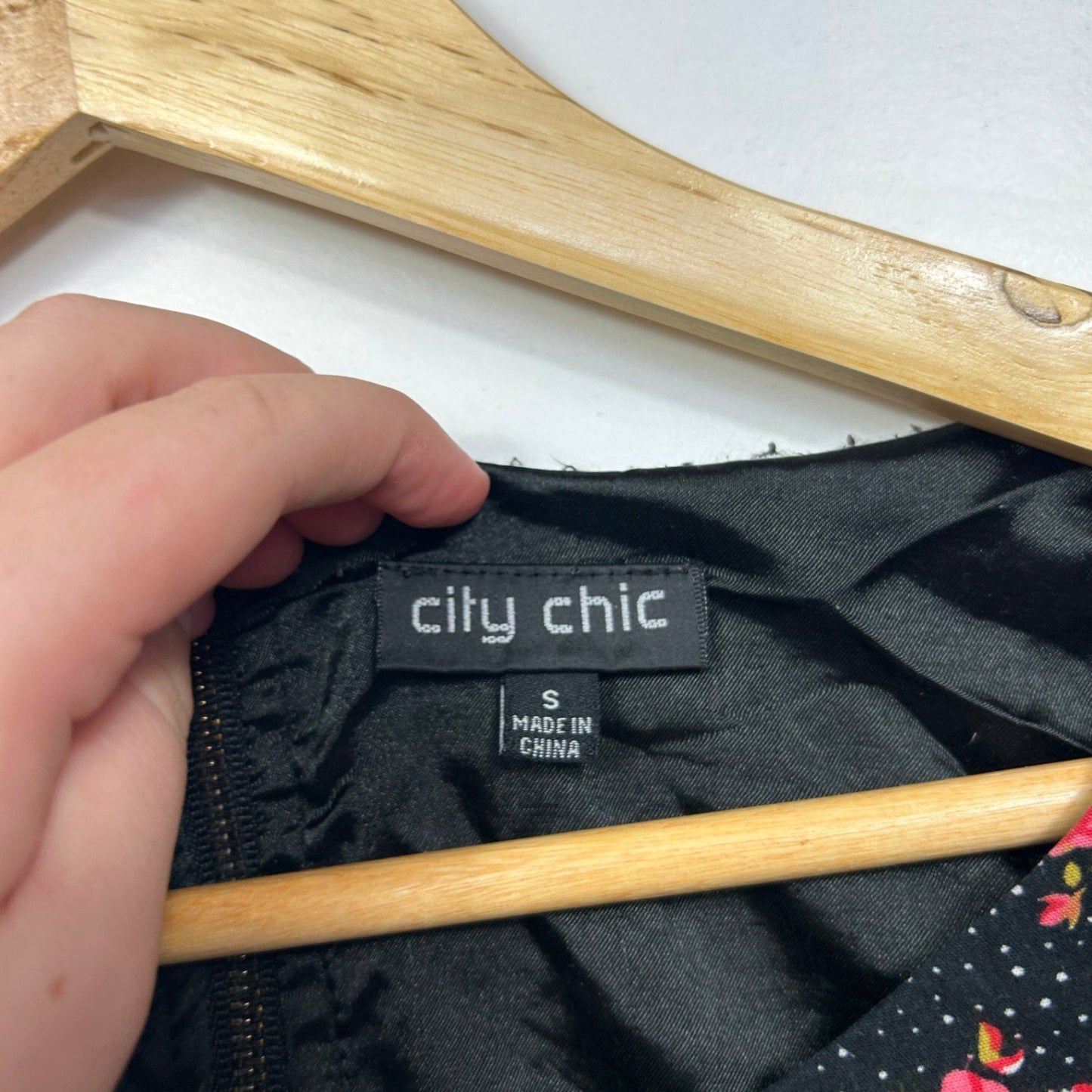 City Chic Black Pink Floral Sleeveless Fit & Flare Size 16 Small Plus