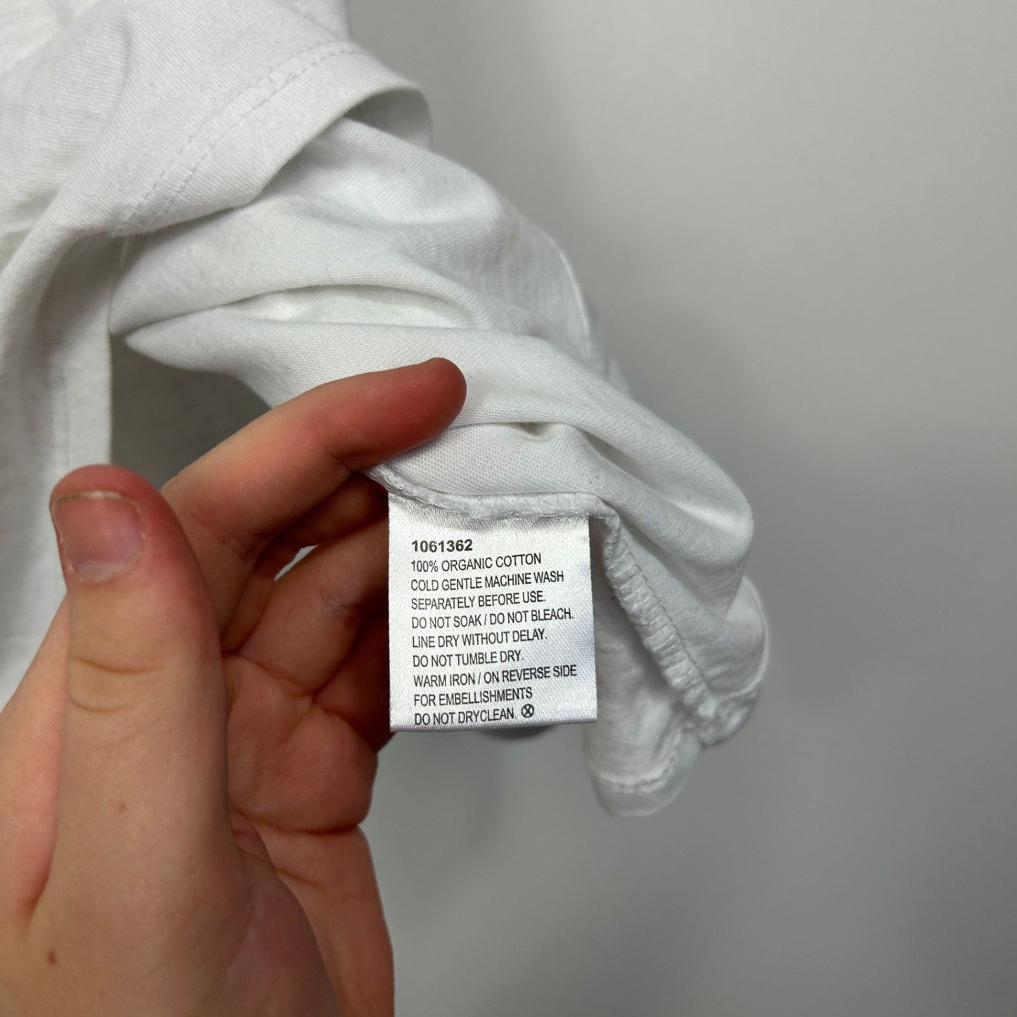 I love Earth White Short Sleeve Crew Neck Basic Tee T-shirt Size 14