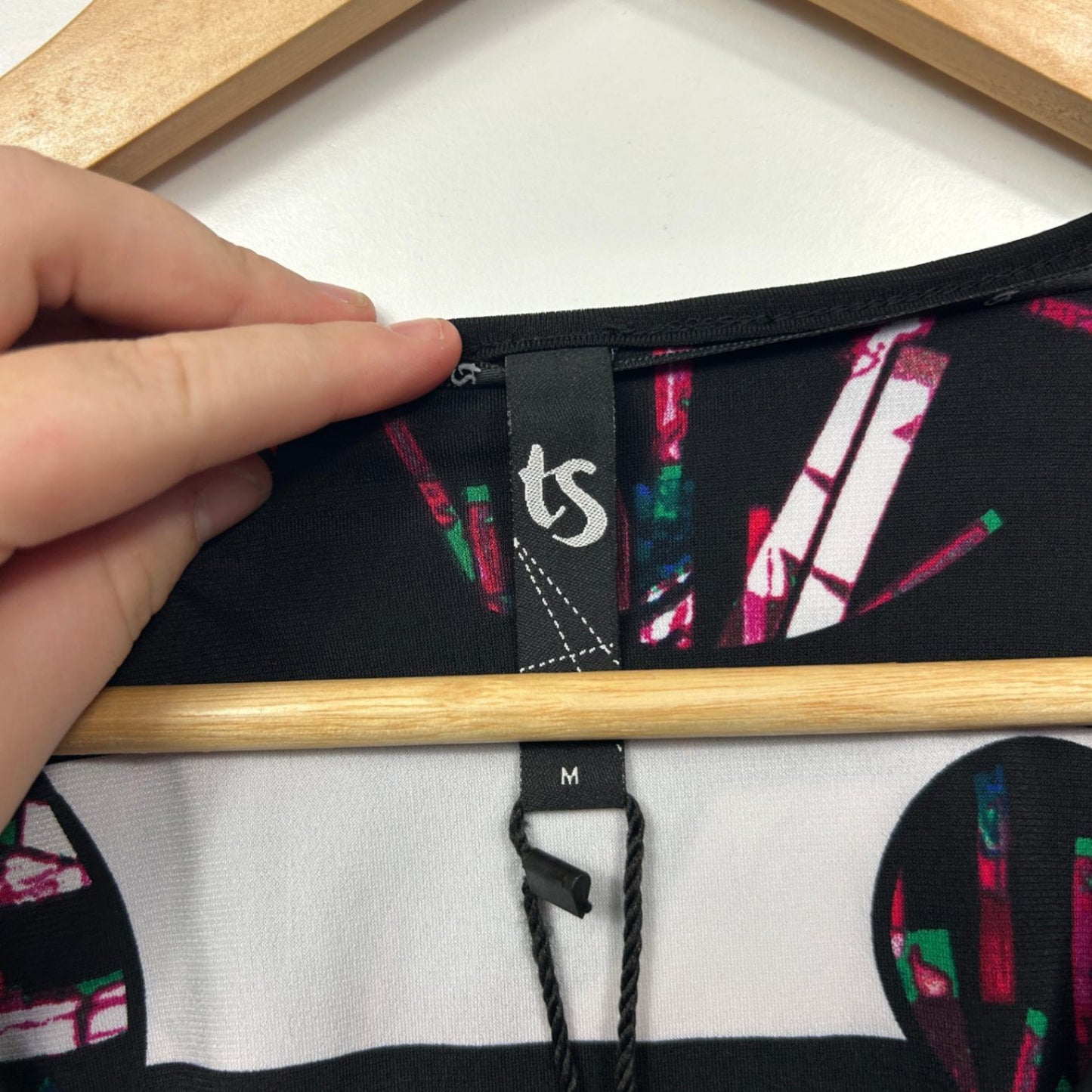 Taking Shape Black White Multicoloured Long Sleeve Tunic Top Size 18 Plus