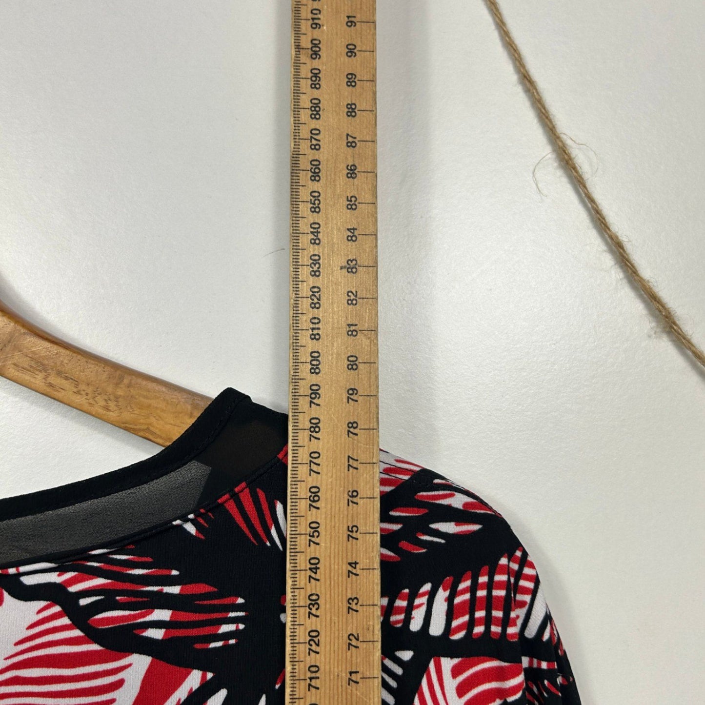 Virtuelle Red Black White Short Sleeve Floral Tunic Top Size 16 Plus Small