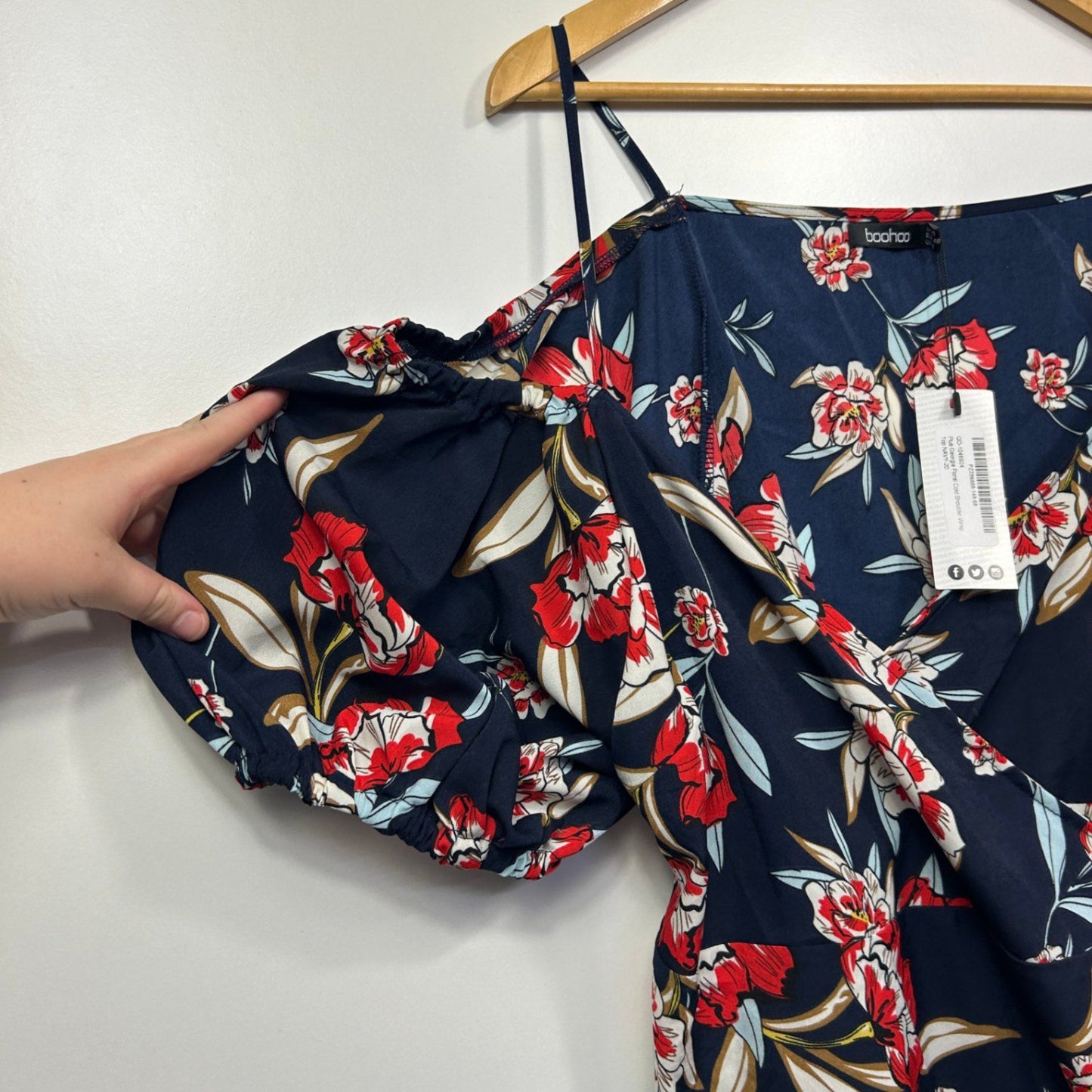New Boohoo Navy Floral Cold Shoulder Puff Sleeve Top Size 20