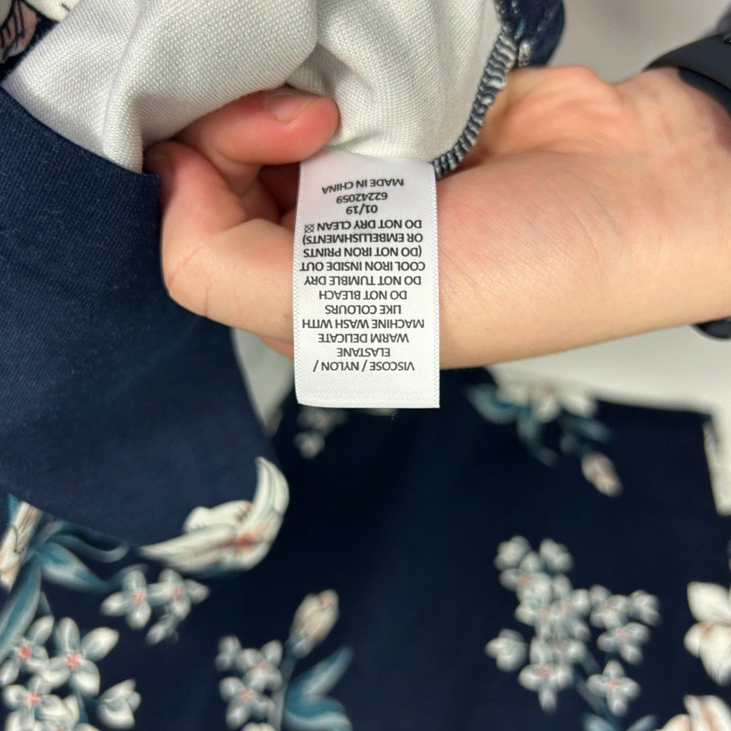 Preview Womens Navy Floral Viscose Blend Stretch Skirt Size 20