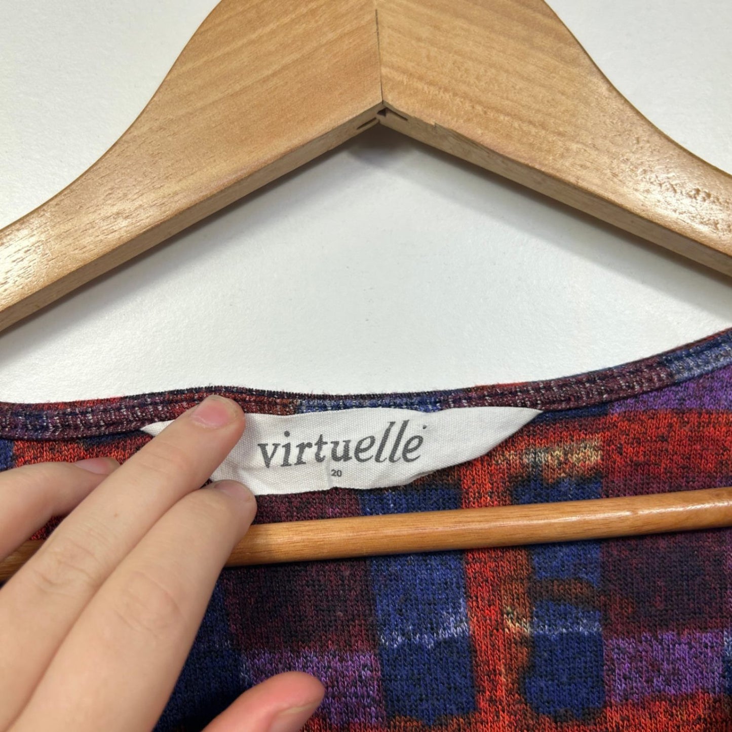 Virtuelle Multicoloured Check Long Sleeve Asymmetrical Hem Knit Tunic Top Size 20