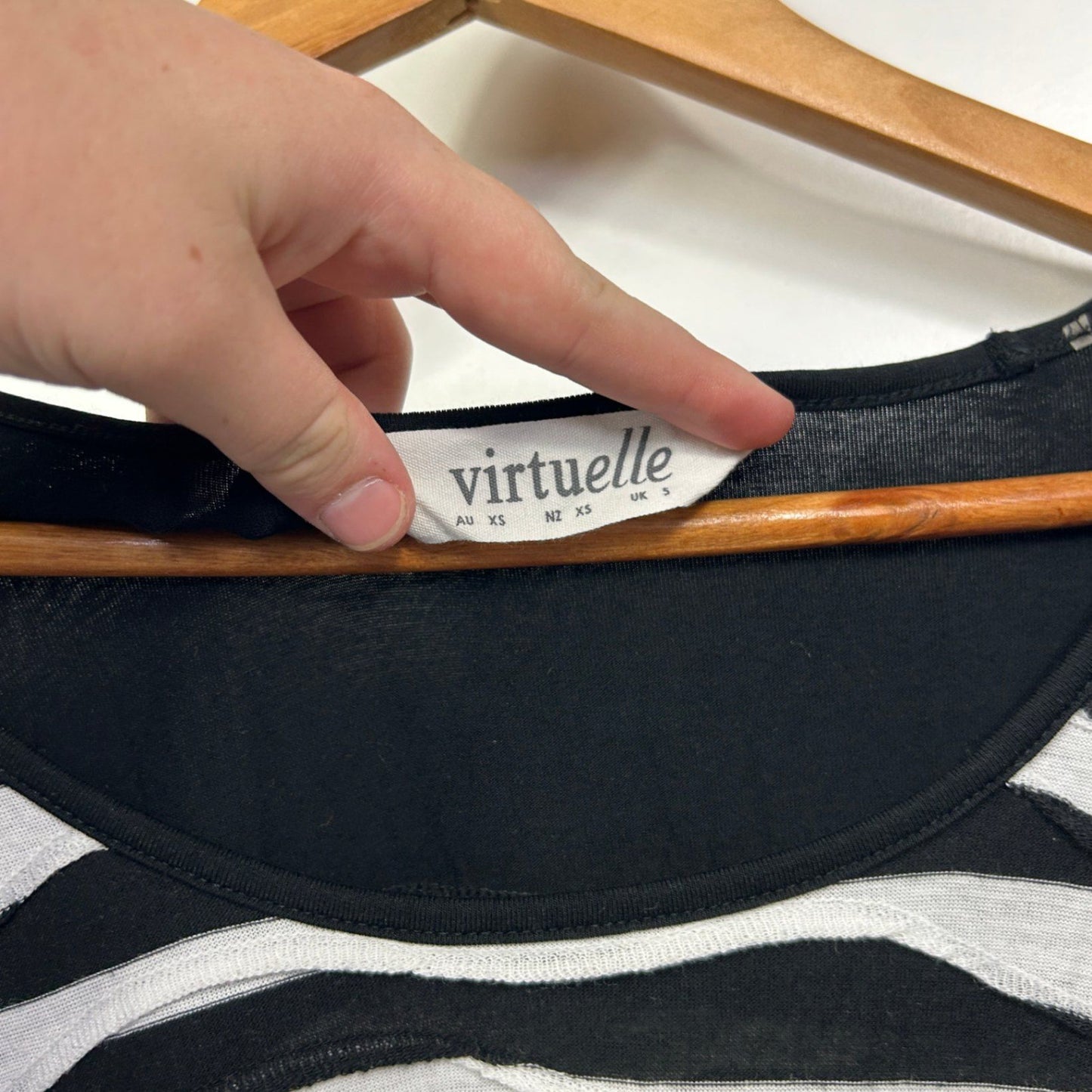 Virtuelle Black White Striped Short Sleeve Casual Top Size 14 - 16 XS Plus