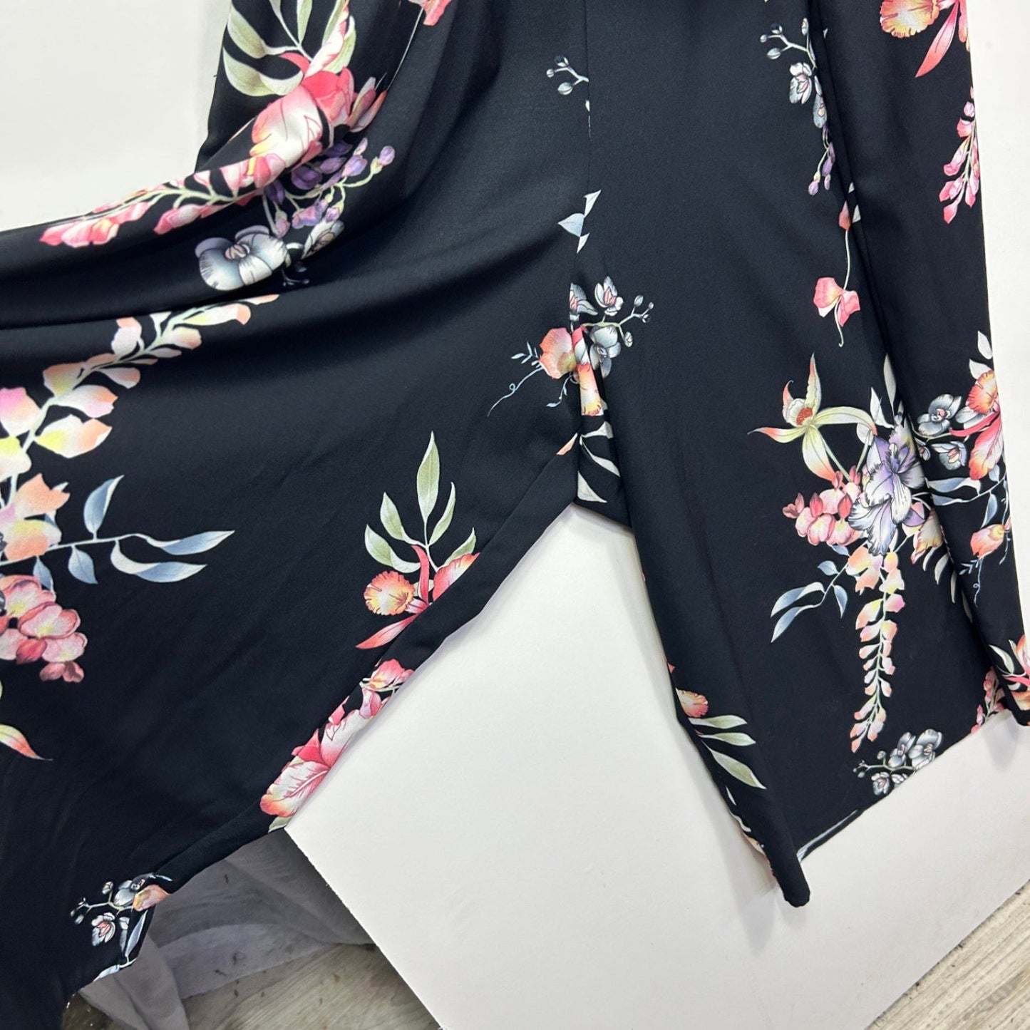 City Chic Black Floral Belted Sleeve Wide Leg Jumpsuit Size 18 - 20?