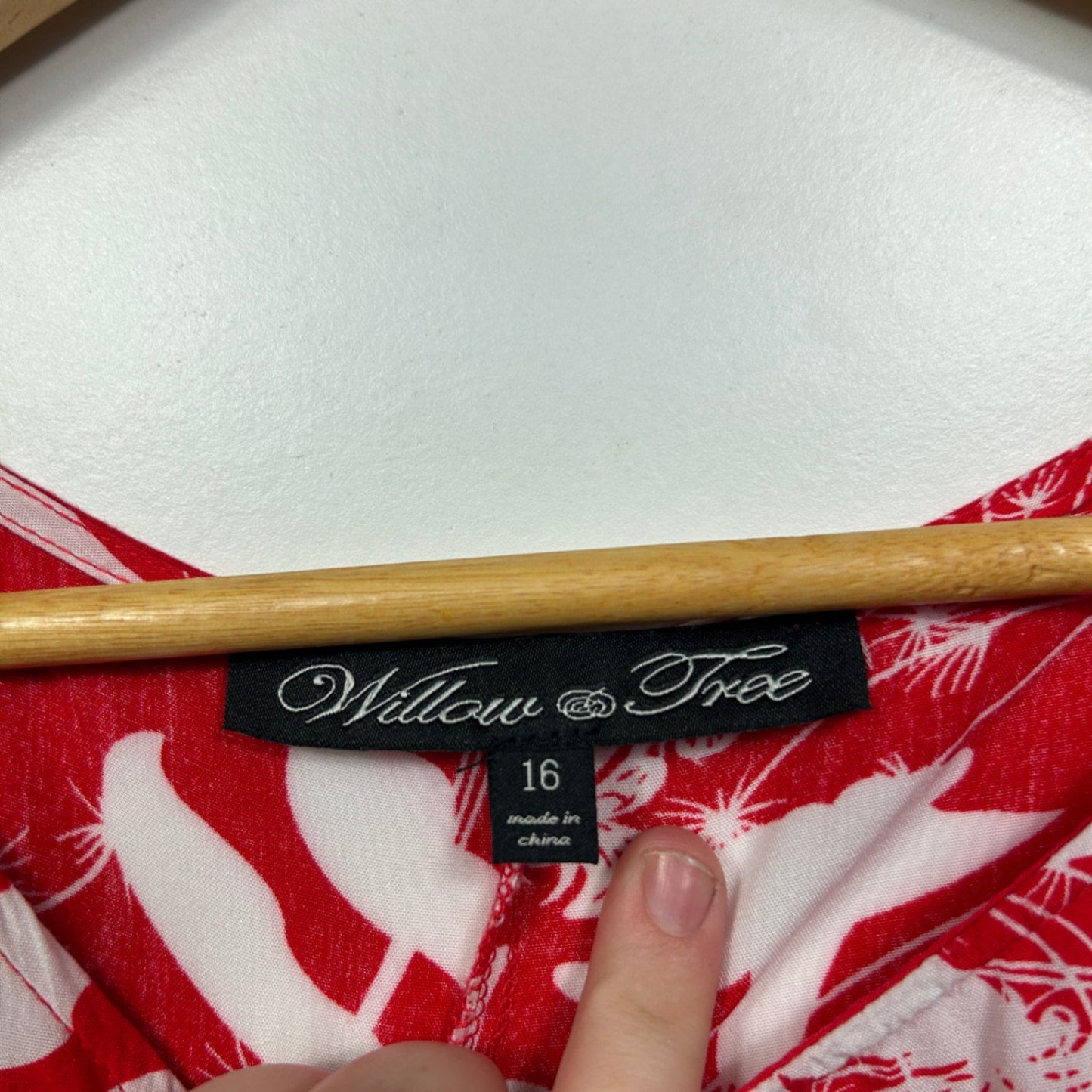 Willow Tree Red White Short Sleeve Floral Top Blouse Size 16