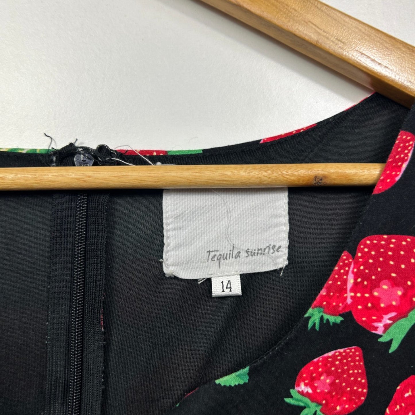 Tequila Sunrise Womens Black Strawberry Cap Sleeve Fit & Flare Dress Size 14