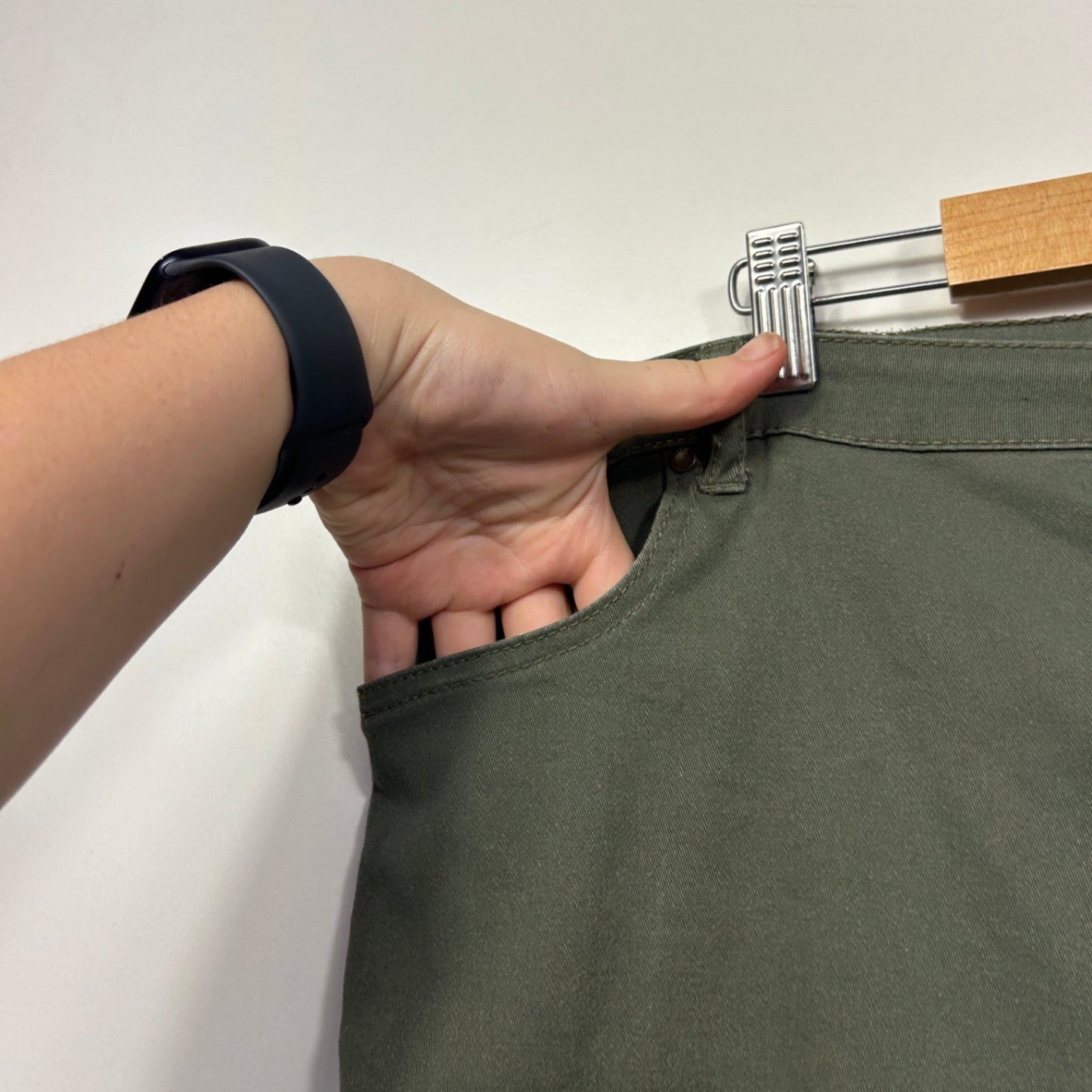 Breakers Womens Olive Green Cotton Bermuda Shorts Size 26